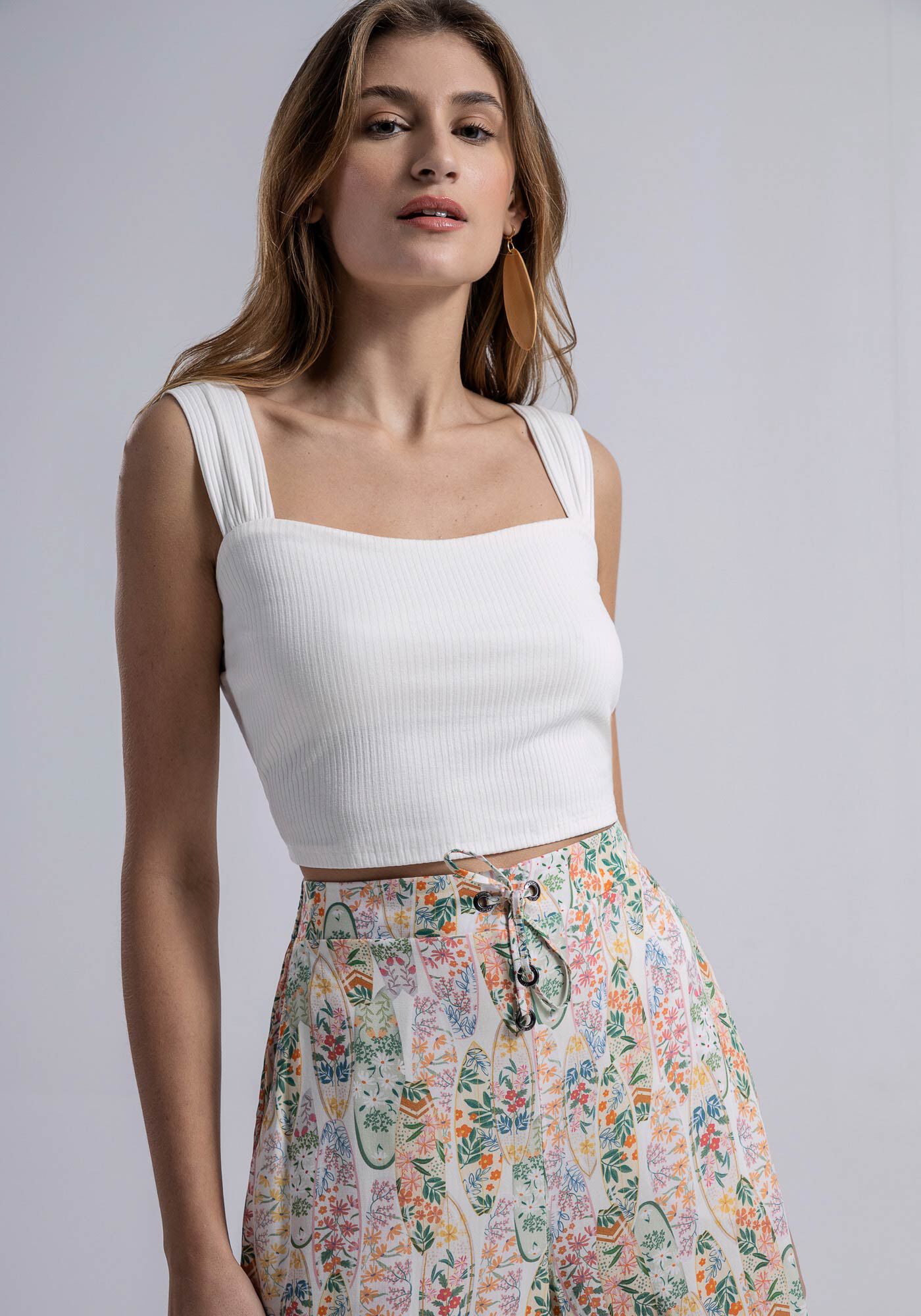 Blusa com Al&ccedil;as Canelada Cropped, BRANCO OFF WHITE, large.