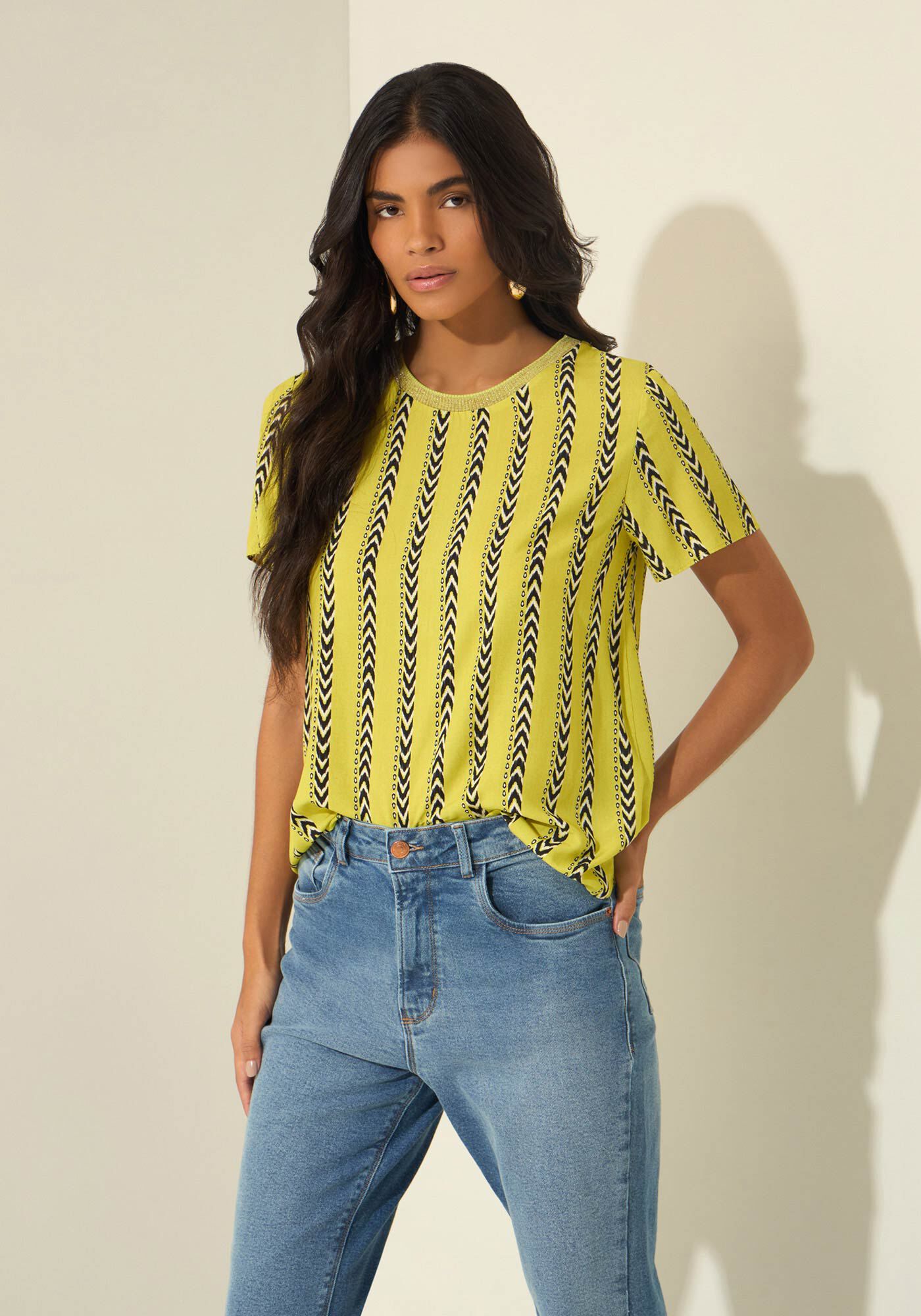 Blusa De Mangas Curtas Estampada Em Viscose Respons&aacute;vel, VIELAS VERDE, large.