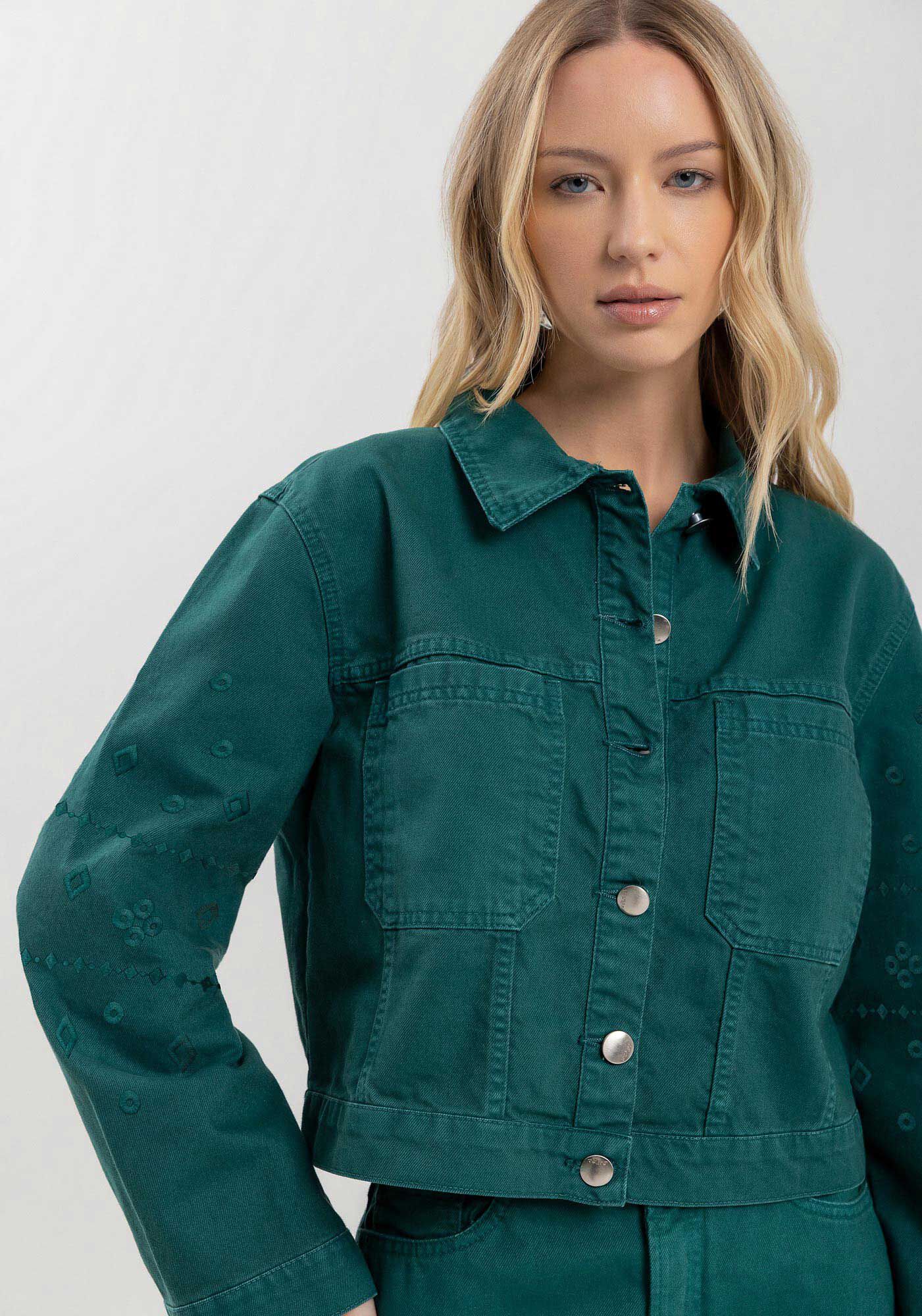 Jaqueta Curta Em Sarja Com Bolsos E Mangas Bordadas, , large.