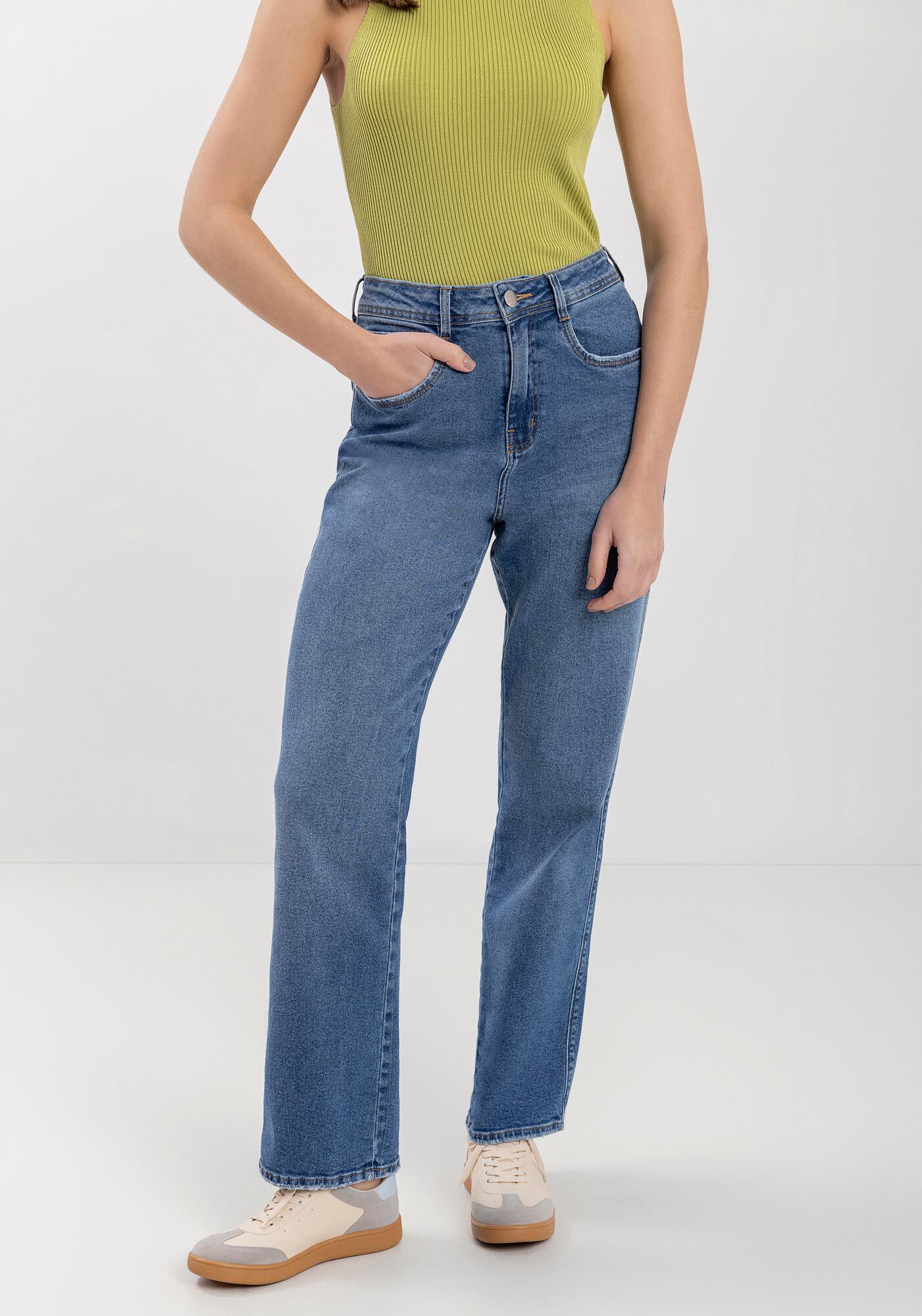 Cal&ccedil;a Jeans Reta Com Cintura Alta E Pu&iacute;dos Leves, , large.