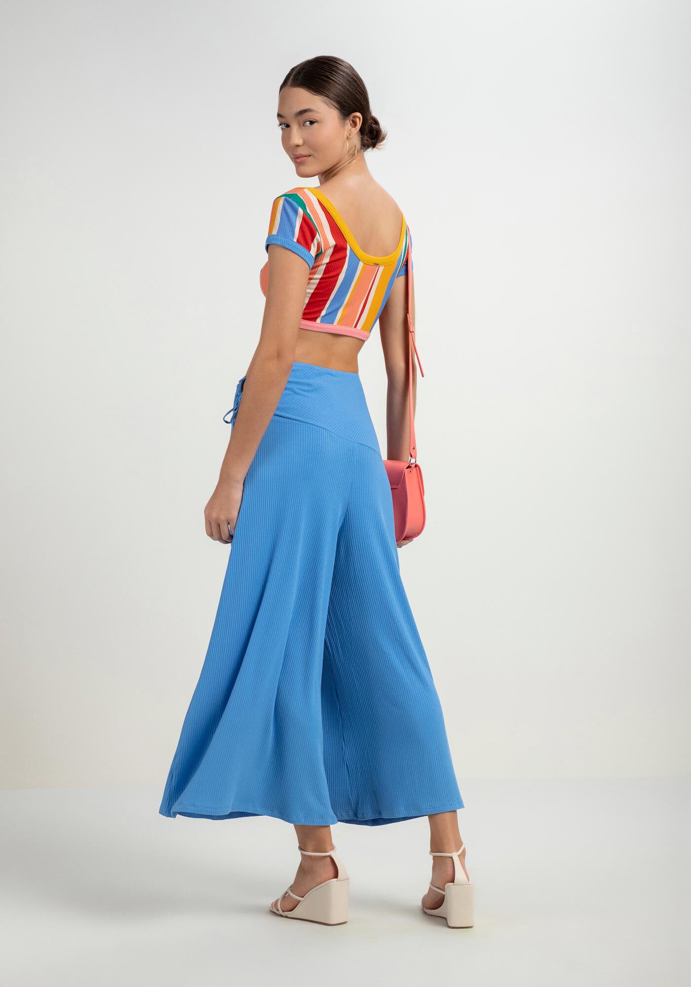 Calça sales pantalona canelada