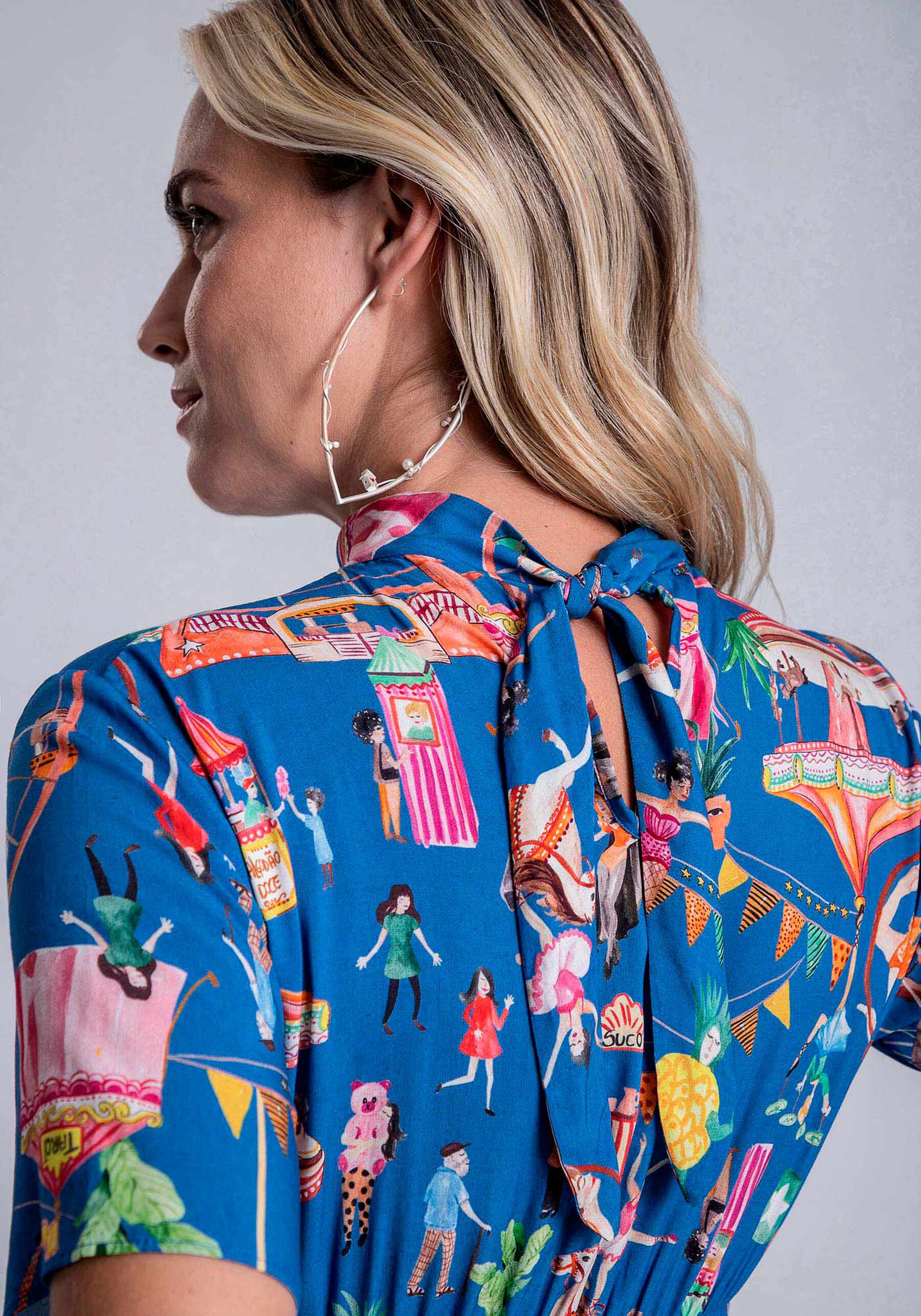 Vestido Midi Estampado em Viscose com Gola Laço, . Vestido Midi Estampado em Viscose com Gola Laço, , large.