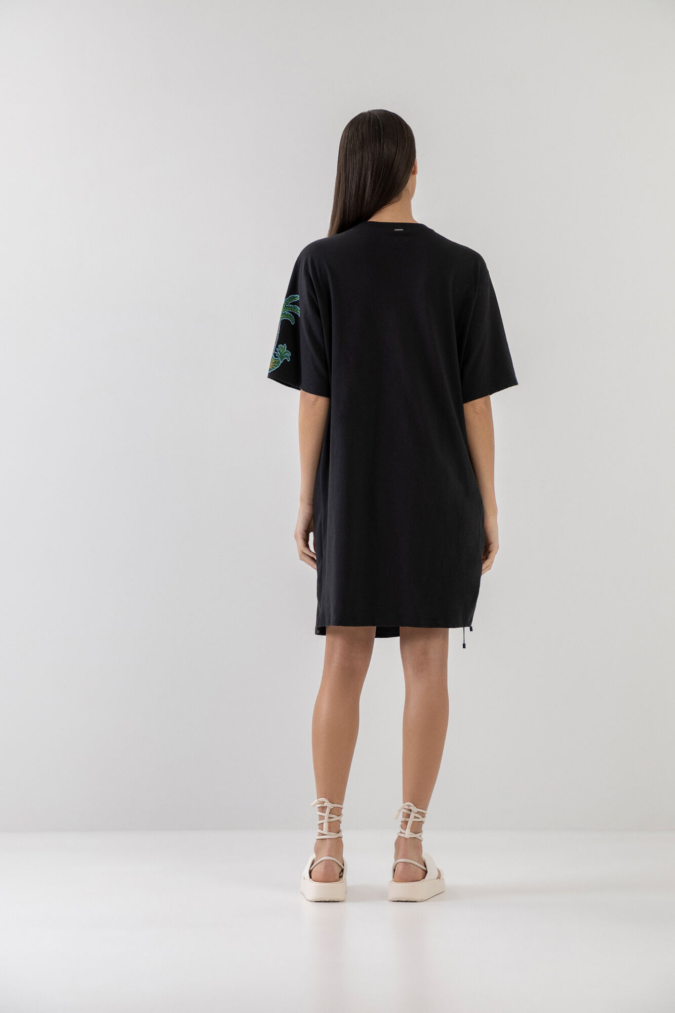 Vestido Bordado em Malha com Amarra&ccedil;&atilde;o Barra, , large.