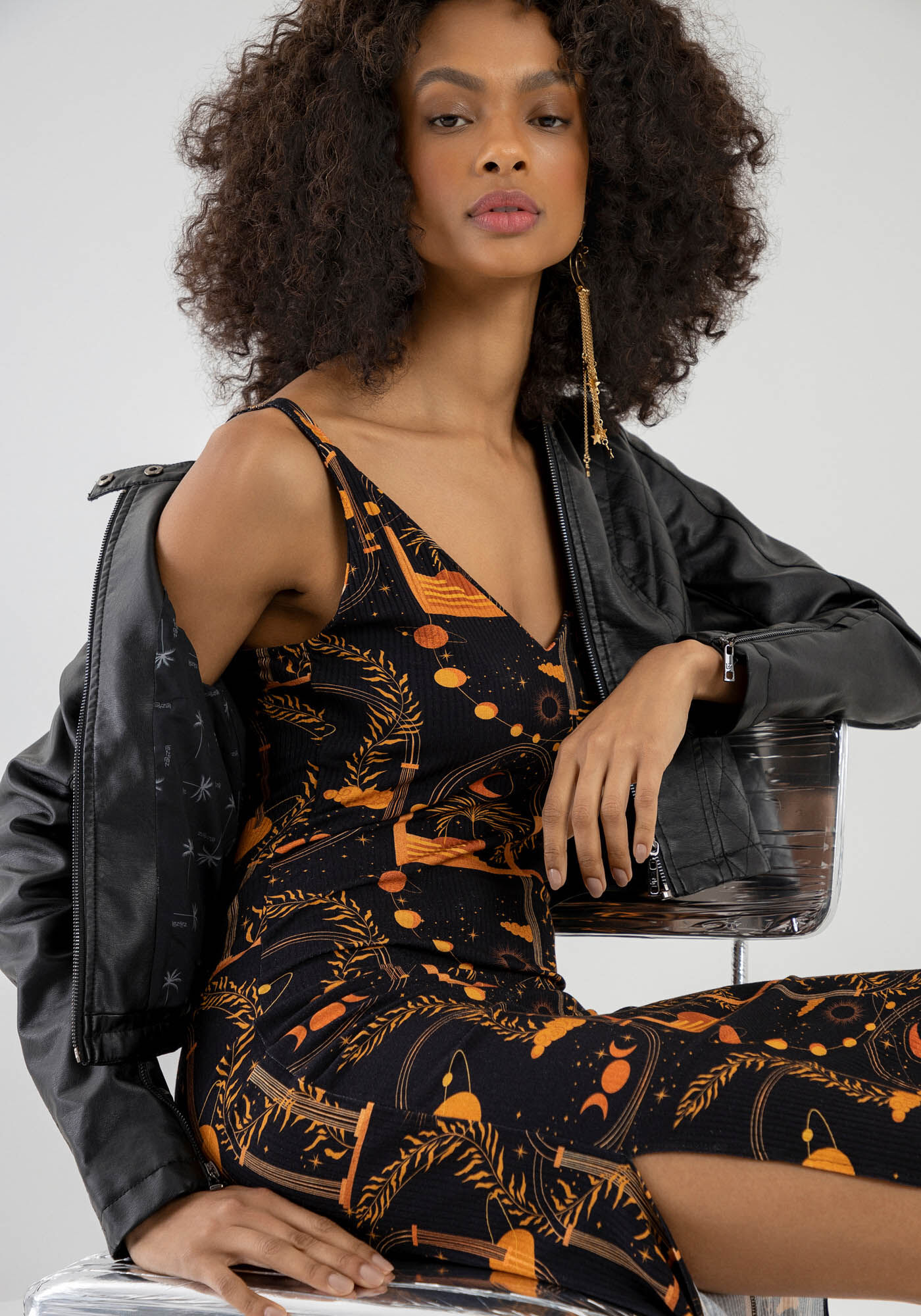Vestido Midi Canelado Estampado com Decote V Lez a Lez
