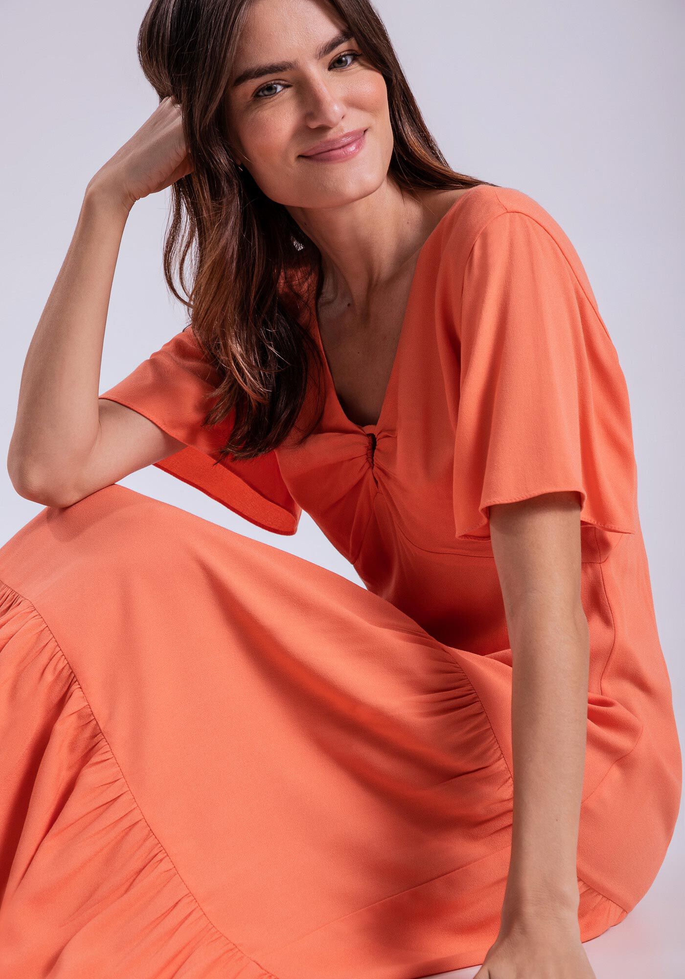 Vestido Midi Crepe com Detalhe Decote, , large.