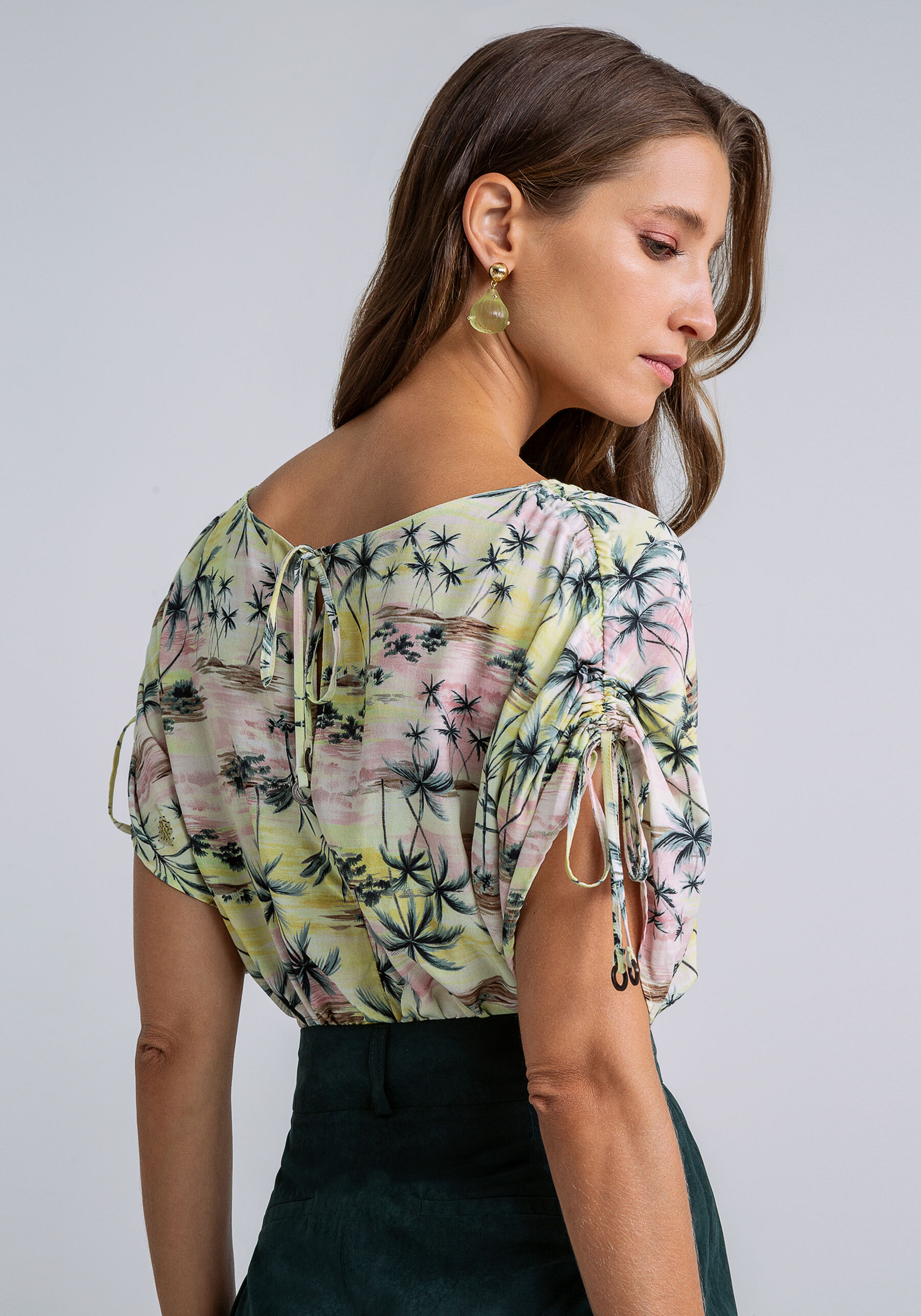 Blusa Cropped Amarração Ombros, DUNAS. Blusa Cropped Amarração Ombros, DUNAS, large.