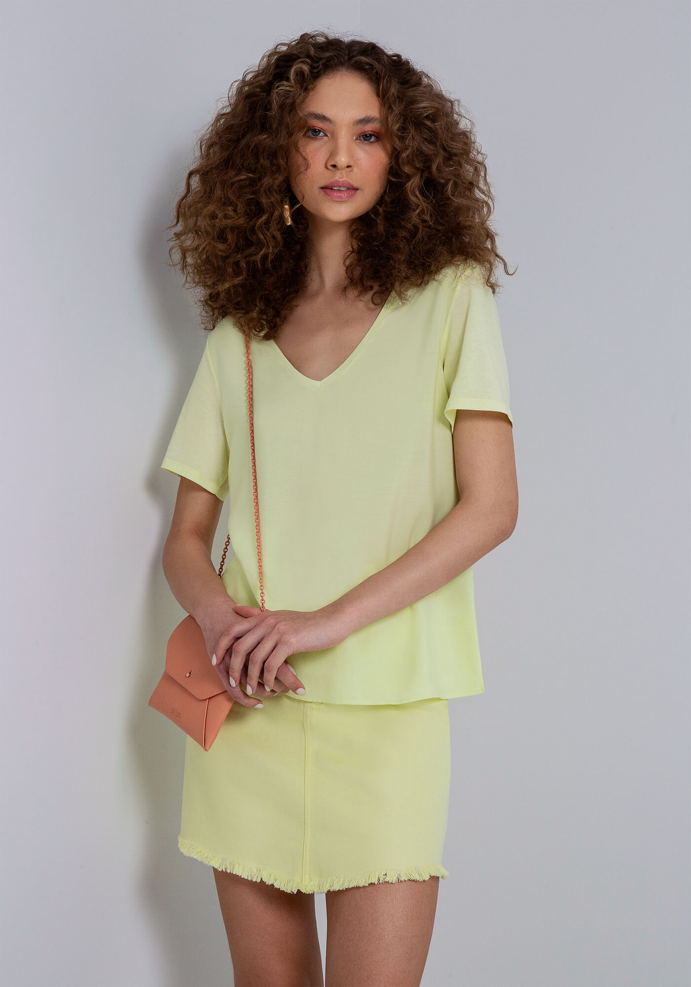 Blusa Manga Curta em Meia Malha com Decote V, , large.