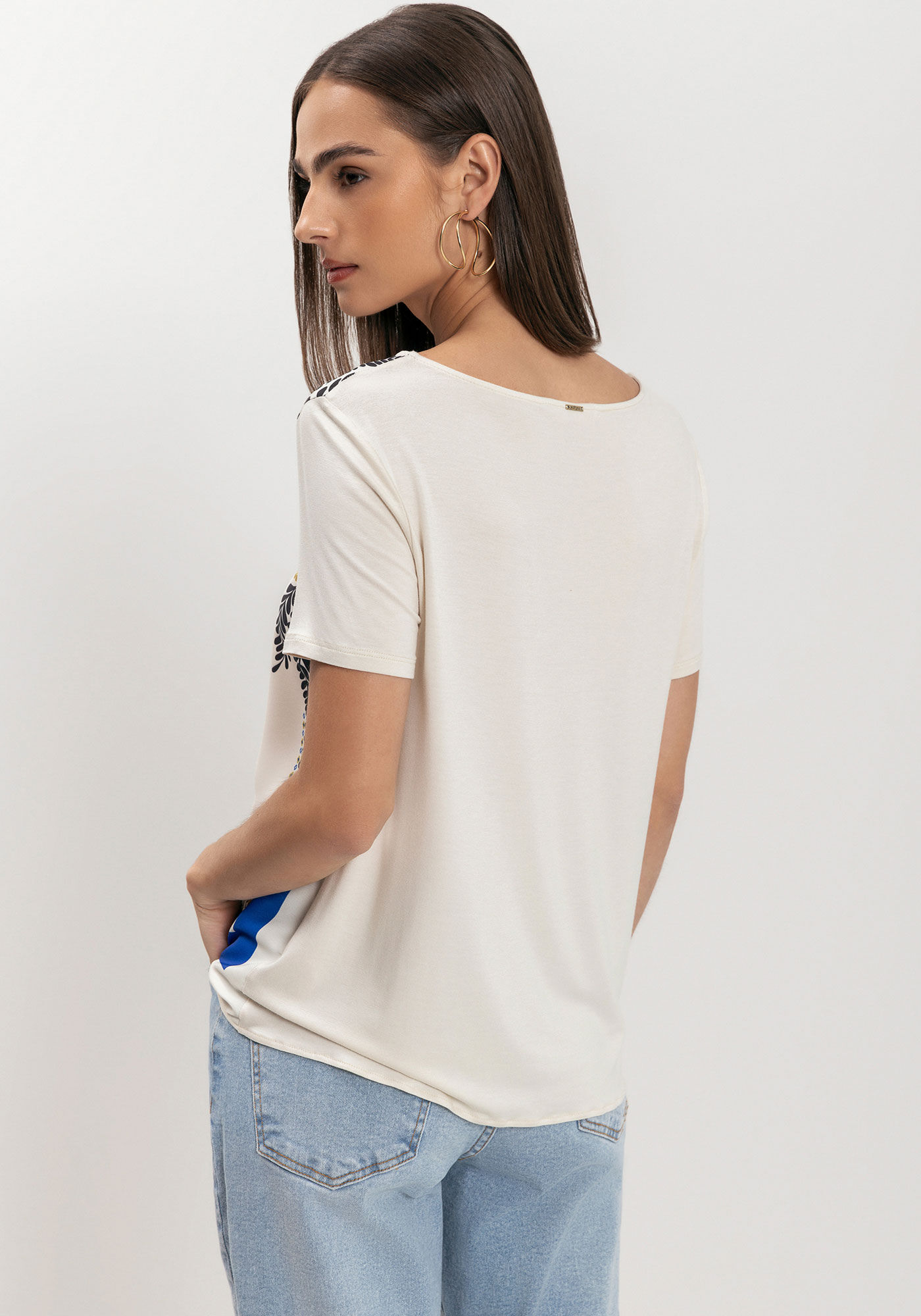 Blusa De Mangas Curtas Com Decote Redondo E Frente Estampada, , large.