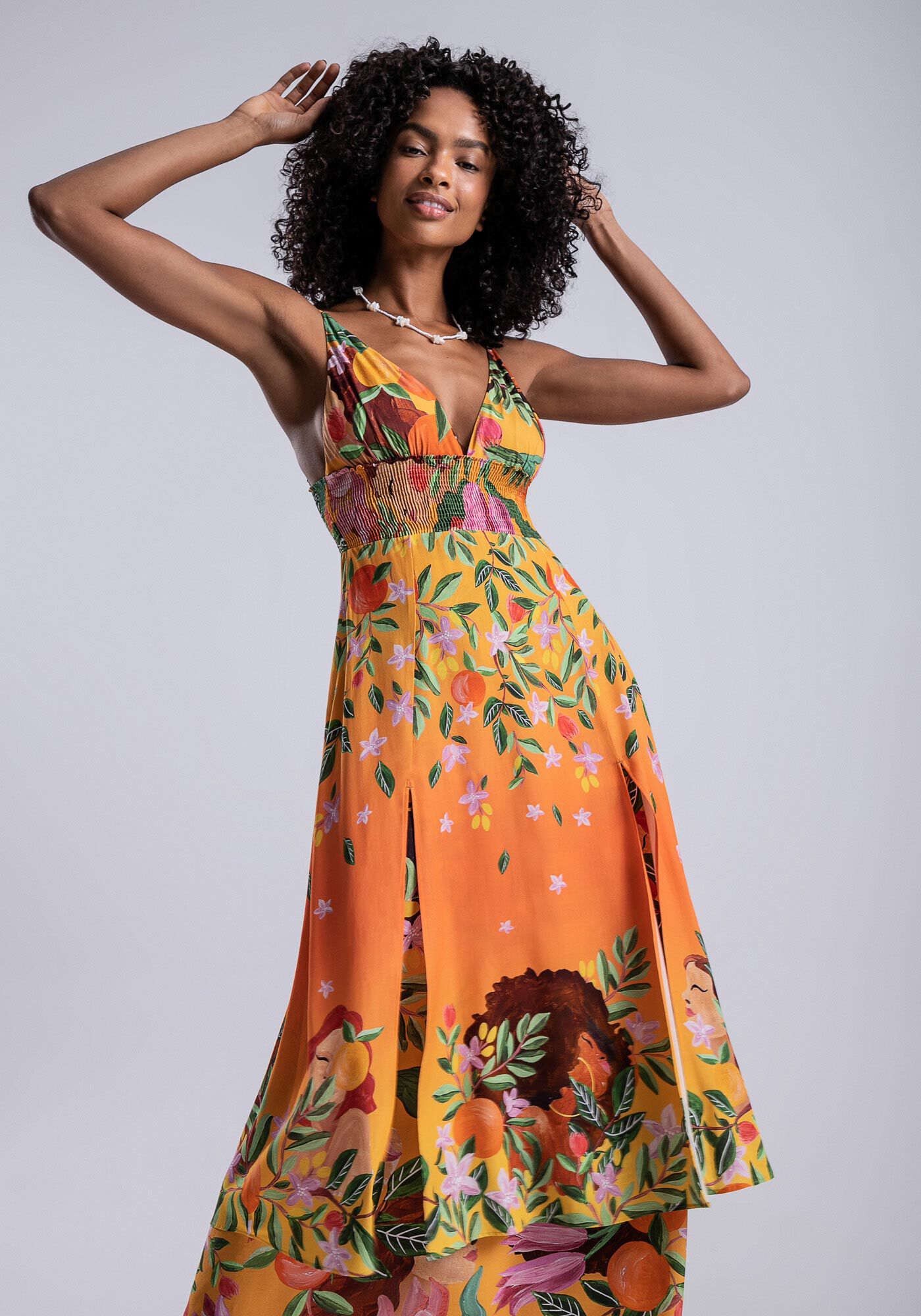 Vestido com Al&ccedil;as Longo em Viscose com Babado Sobreposto, , large.