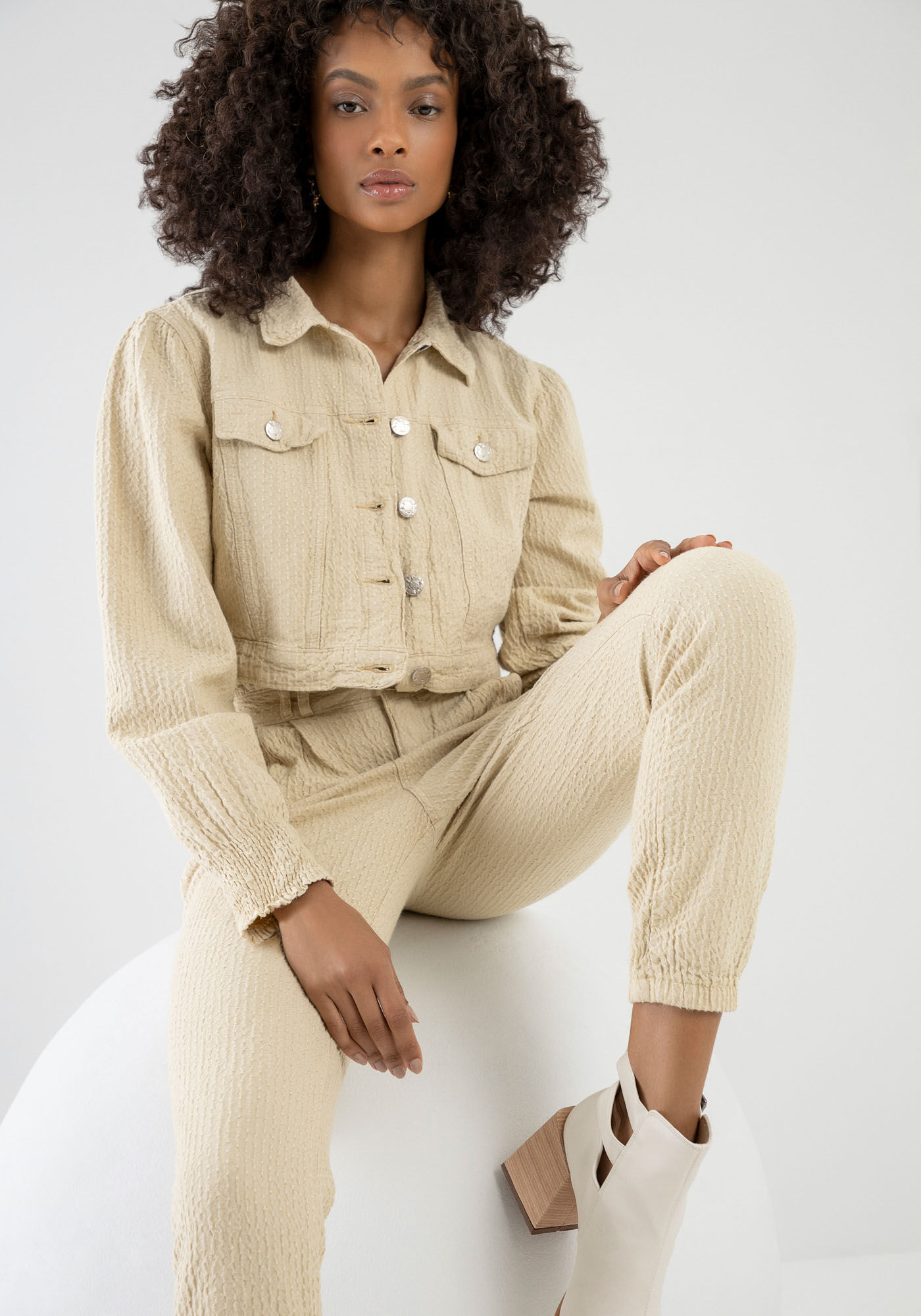 Cal&ccedil;a Jogging Sustent&aacute;vel em Tecido Texturizado, , large.