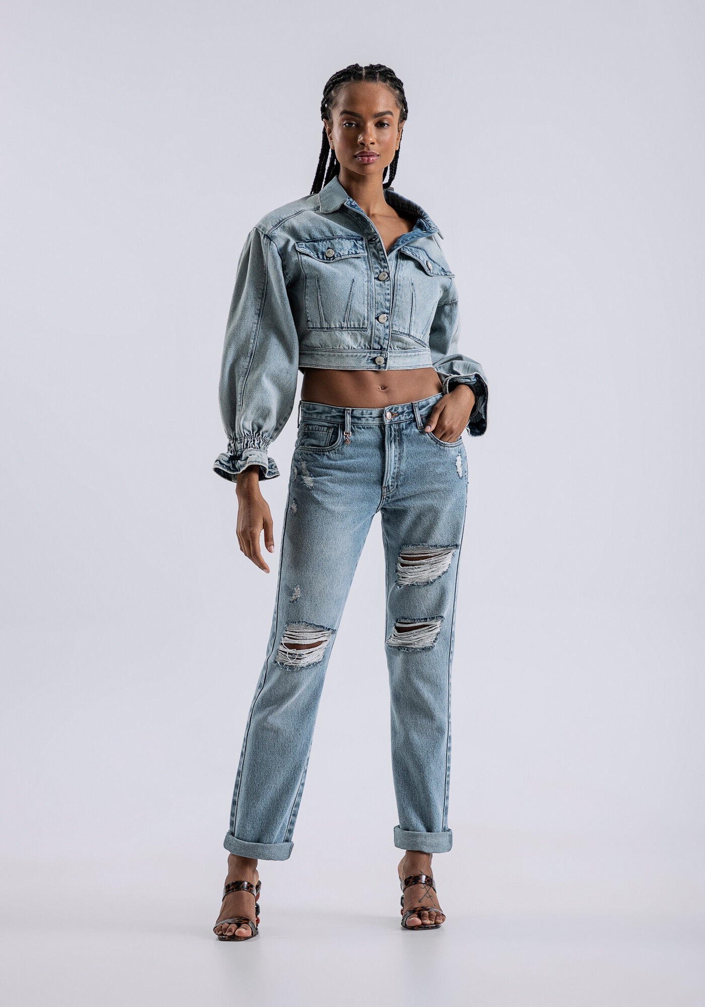 Jaqueta jeans com hot sale manga de renda