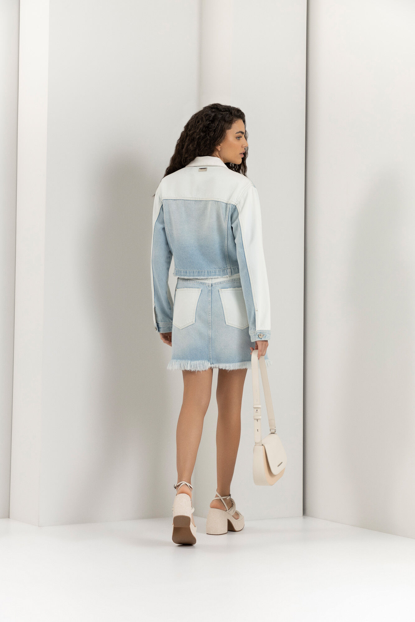 Jaqueta Jeans com Bolsos e Recortes Duo, JEANS, large.