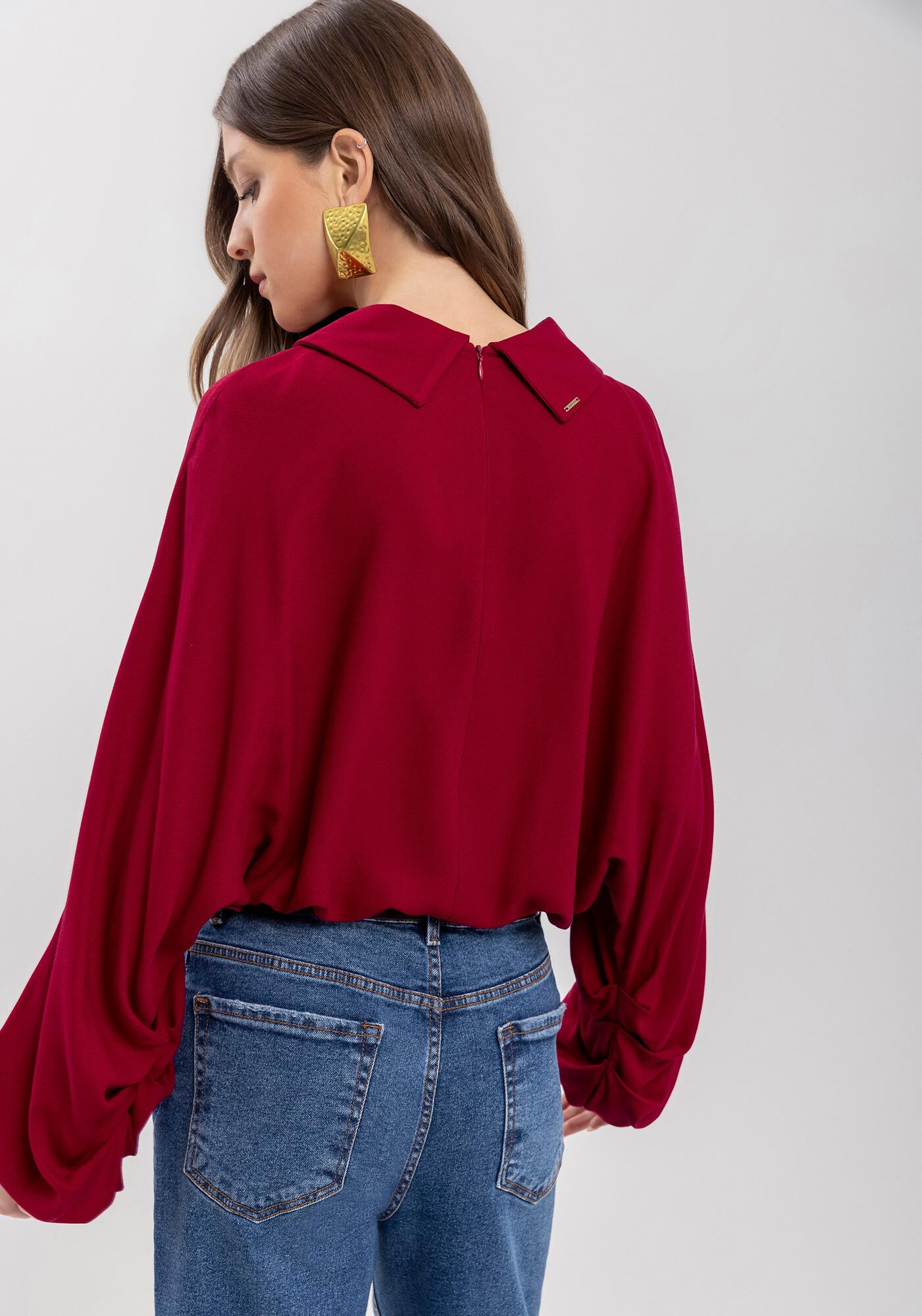 Blusa Em Crepe De Viscose Com Mangas Amplas E Gola Camisa, , large.