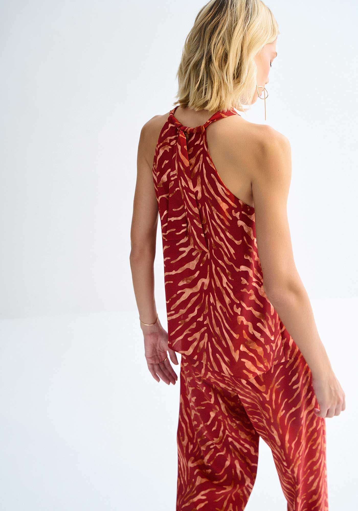 Blusa Estampada em Chiffon com Detalhe Decote, SAND VERMELHO, large.