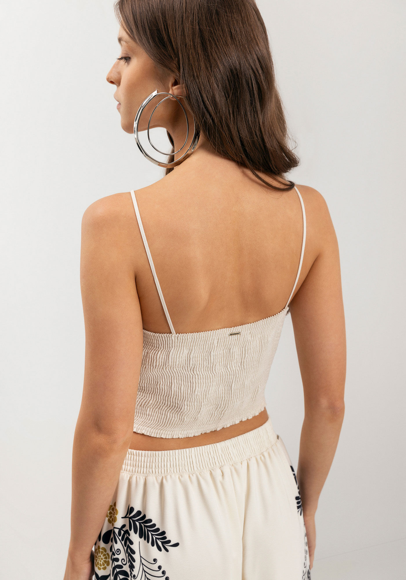 Blusa Curta De Al&ccedil;as Finas Com Decote Em V E Amarra&ccedil;&atilde;o, , large.