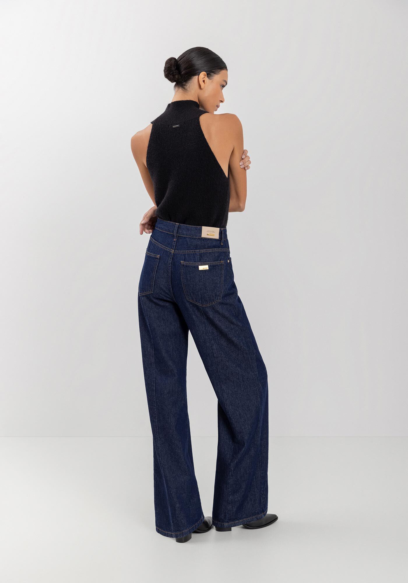 Cal&ccedil;a Jeans Wide Leg Com C&oacute;s Alto E Costuras Diferenciadas, , large.