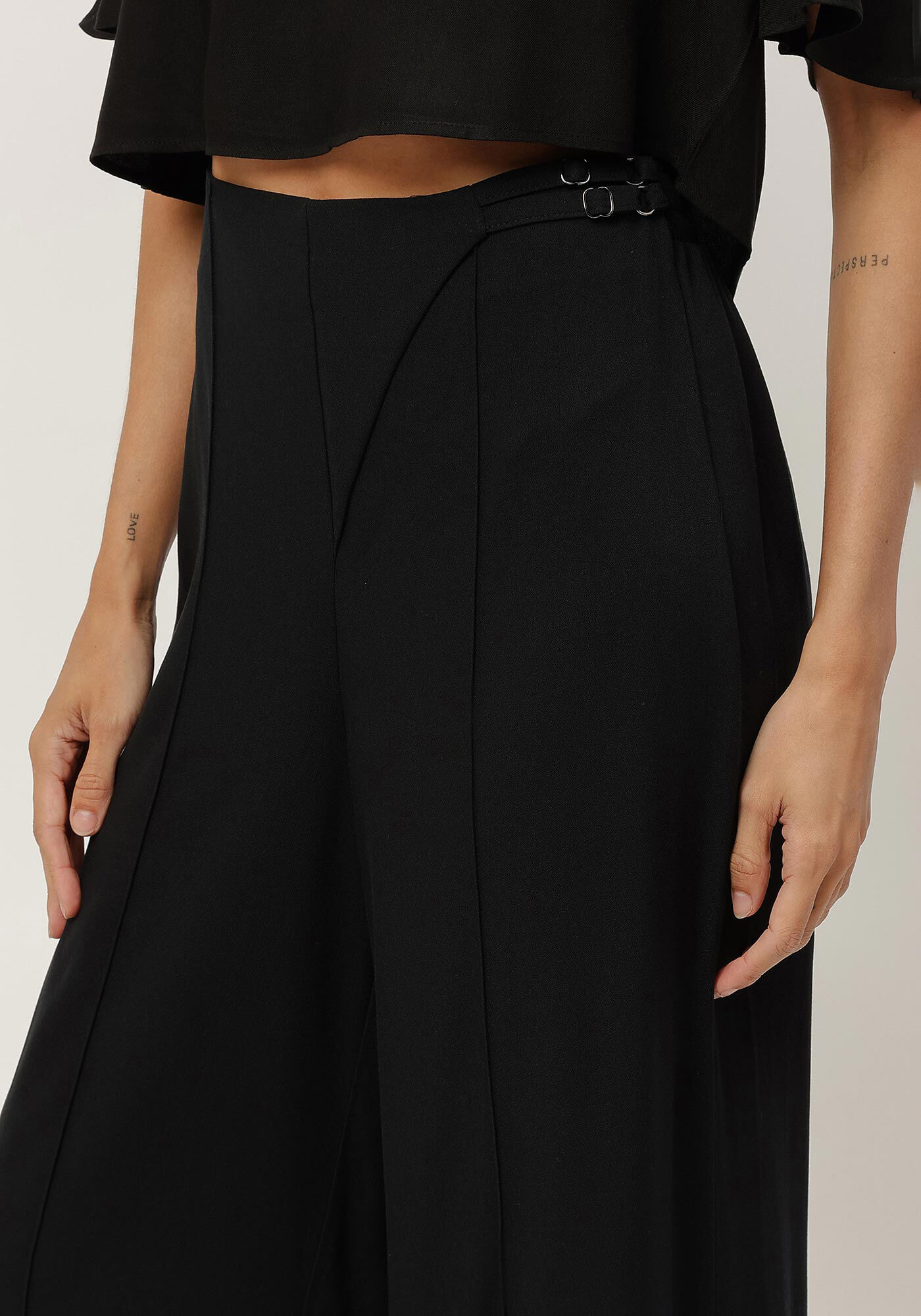 Cal&ccedil;a Pantalona em Crepe com Detalhe C&oacute;s, , large.