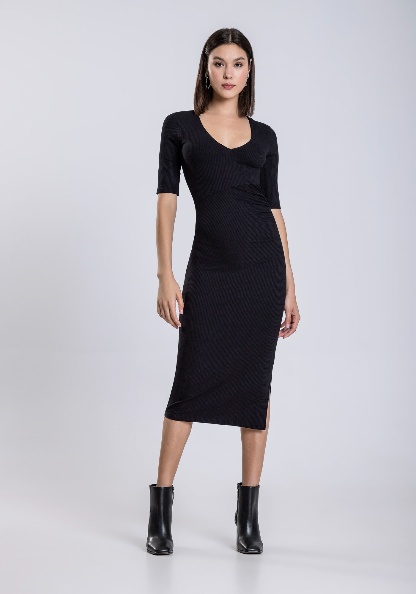Vestido malha canelada midi preto top
