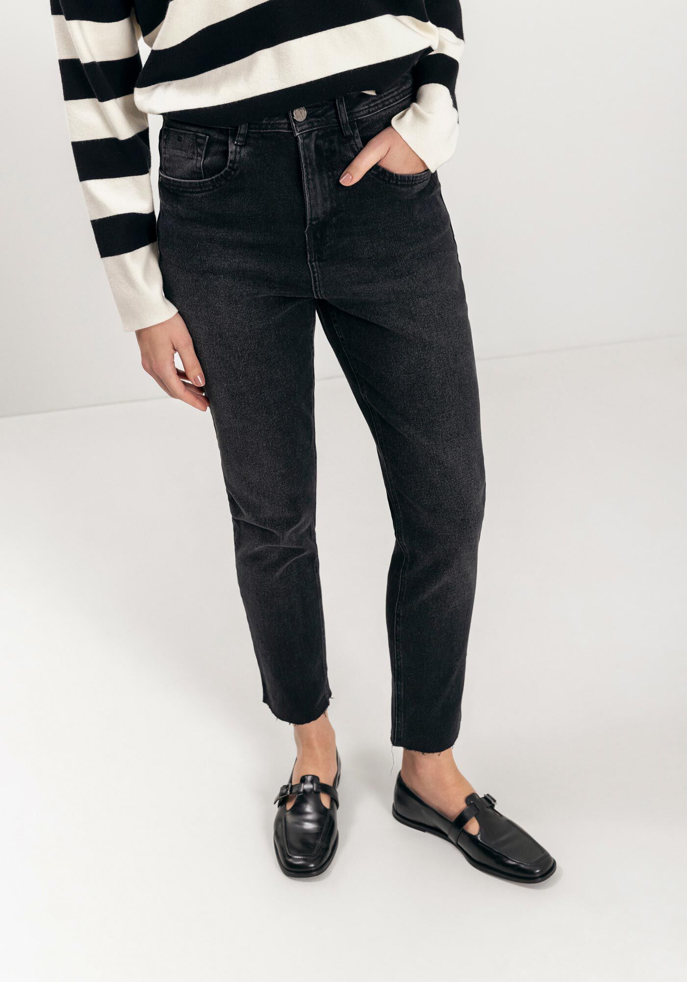 Cal&ccedil;a Mom Jeans Comfort Com Cintura Alta E Barras A Fio, , large.