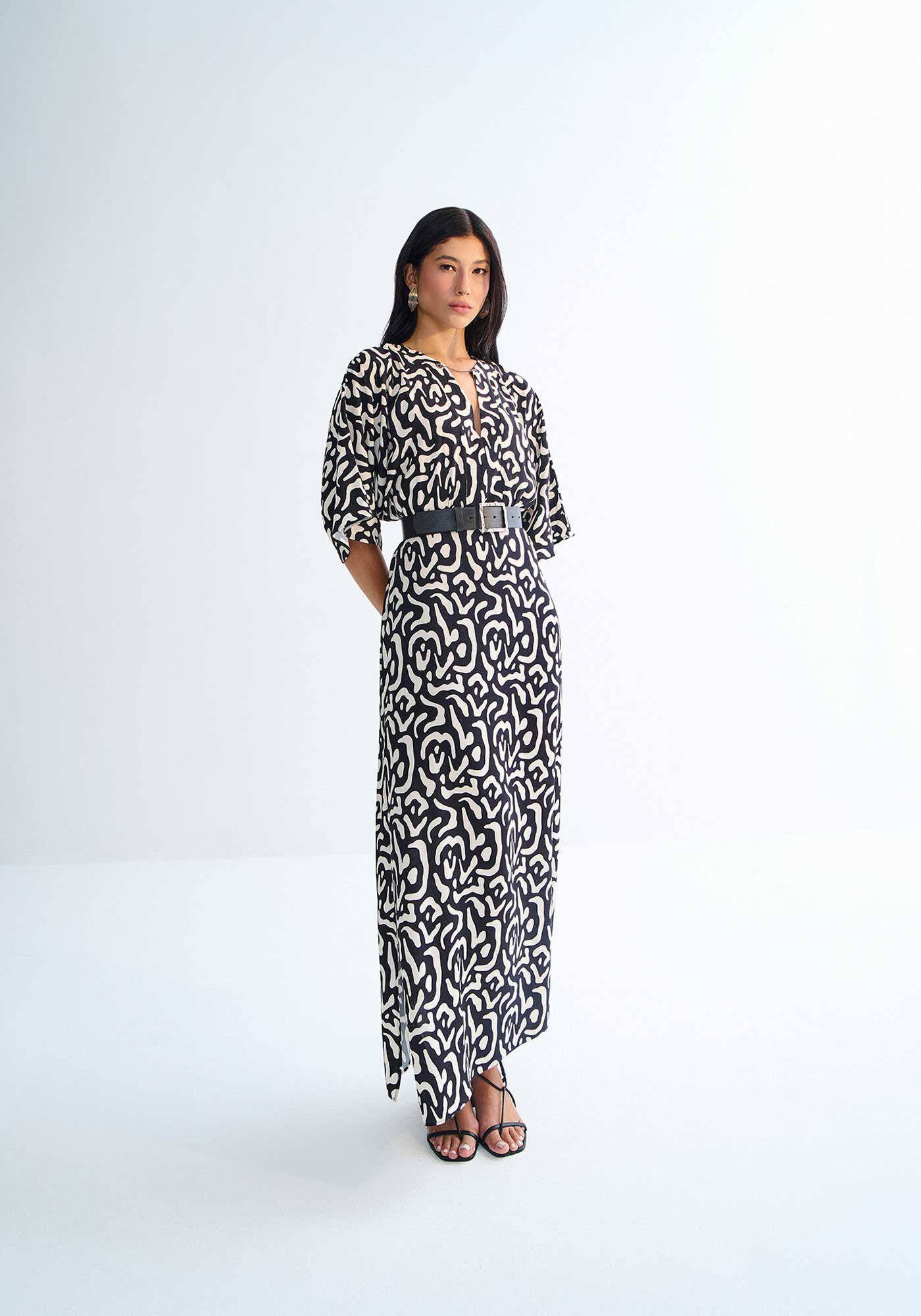 Vestido Midi Alongado Animal Print com Aviamento Decote, VILLAGE PRETO, large.