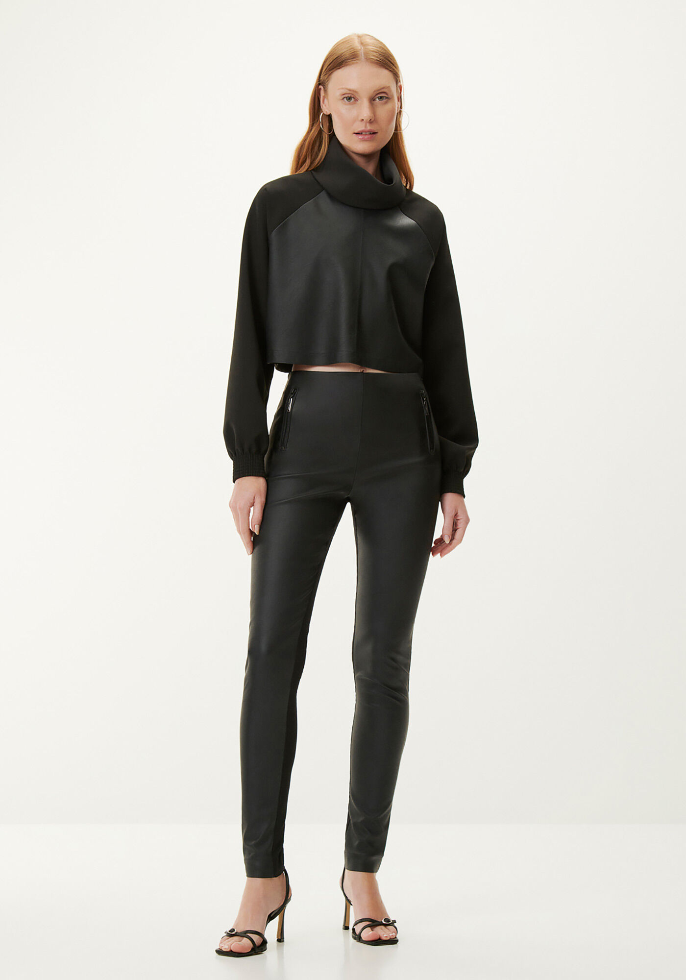 Cal&ccedil;a Skinny Cintura M&eacute;dia em PU com Detalhe Z&iacute;per, , large.