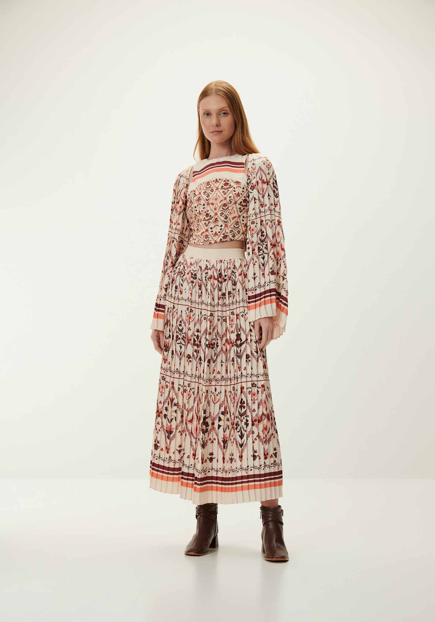 Blusa Estampada Cropped com Manga Longa Plissada, CAPITONE, large.