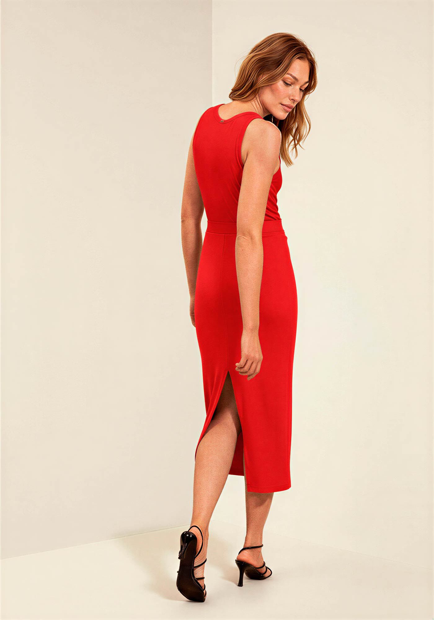 Saia Canelada Ch&aacute; De Cintura Alta Com Fenda Posterior, VERMELHO CLAIR, large.