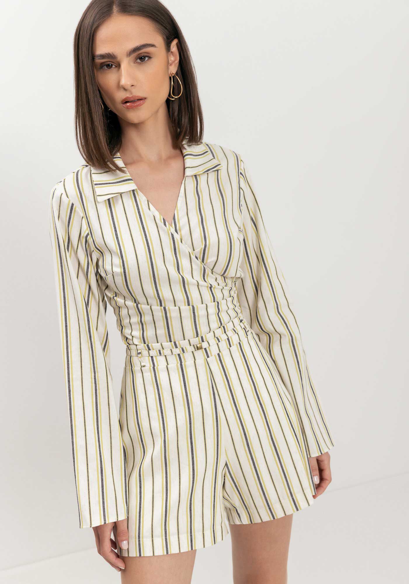 Shorts Com Cintura Alta E Cinto Em Linho Leve Listrado, , large.