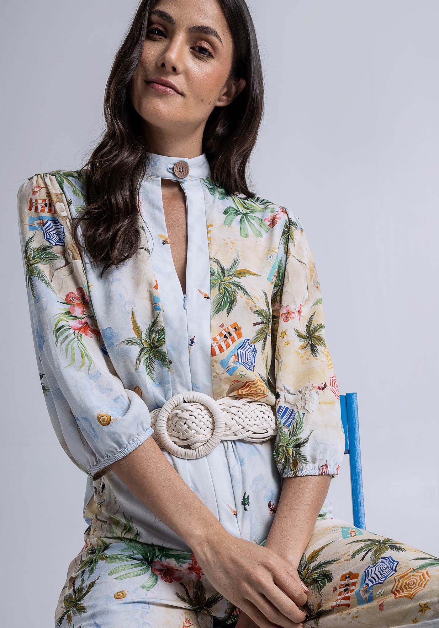 Macac&atilde;o Longo em Viscose com Recorte Busto, , large.