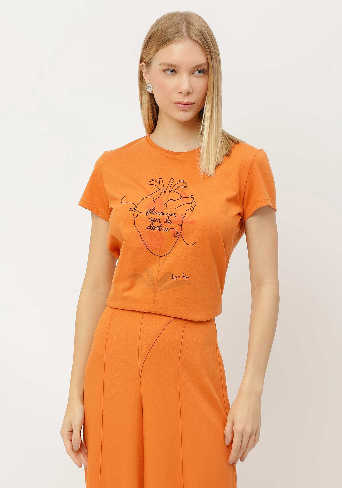 T-shirt em Malha Respons&aacute;vel com Bordado Cora&ccedil;&atilde;o, , large.