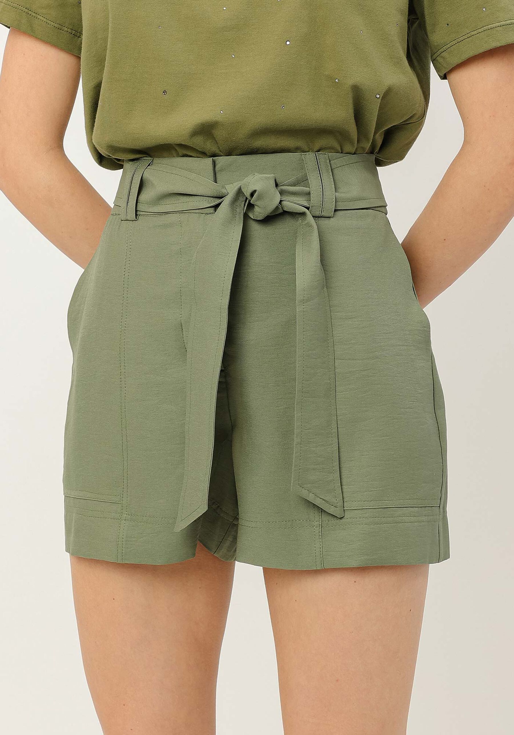 Shorts Cintura Alta com Cinto, . Shorts Cintura Alta com Cinto, , large.