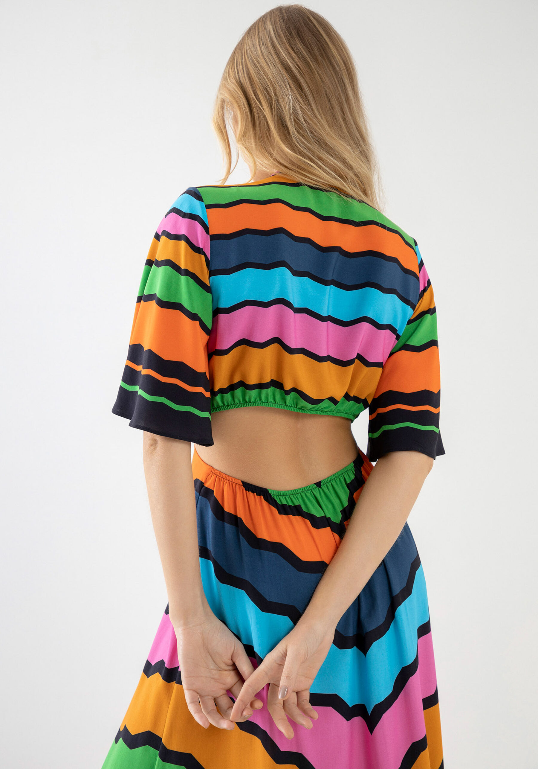 Vestido Midi Estampado com Cut Out, HORIZONTE. Vestido Midi Estampado com Cut Out, HORIZONTE, large.