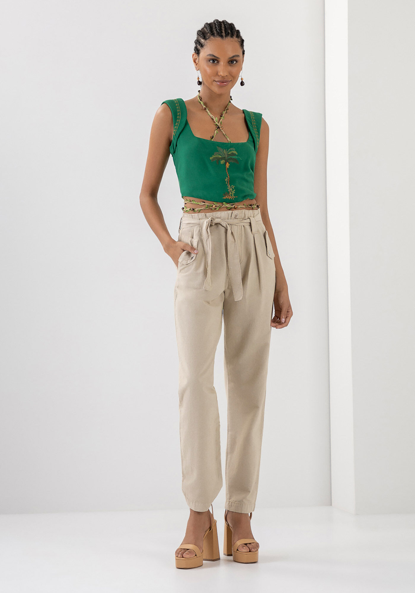 Blusa Cropped em Crepe com Bordado, , large.