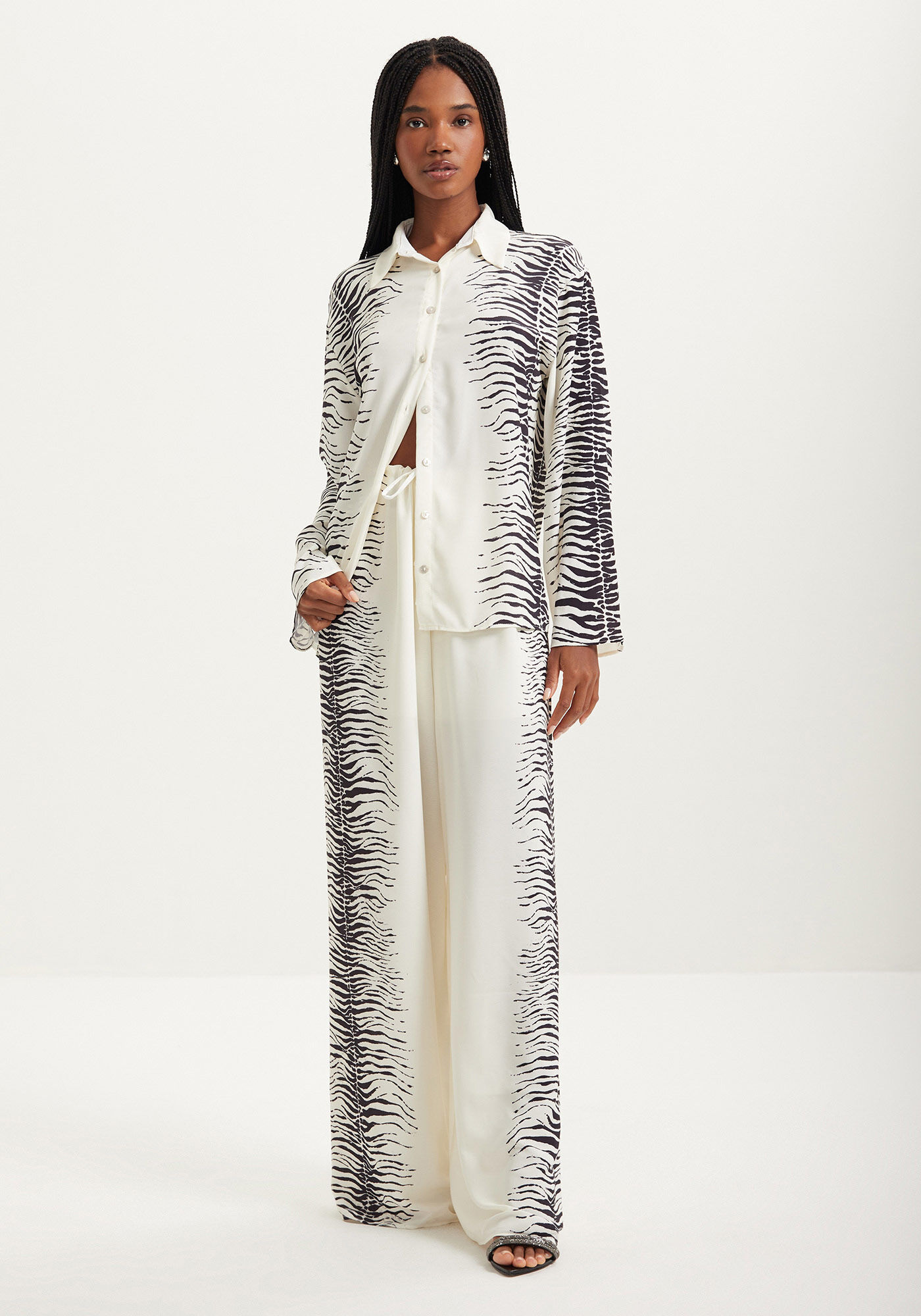 Camisa Fluida Estampada De Mangas Longas Com Bot&otilde;es, , large.