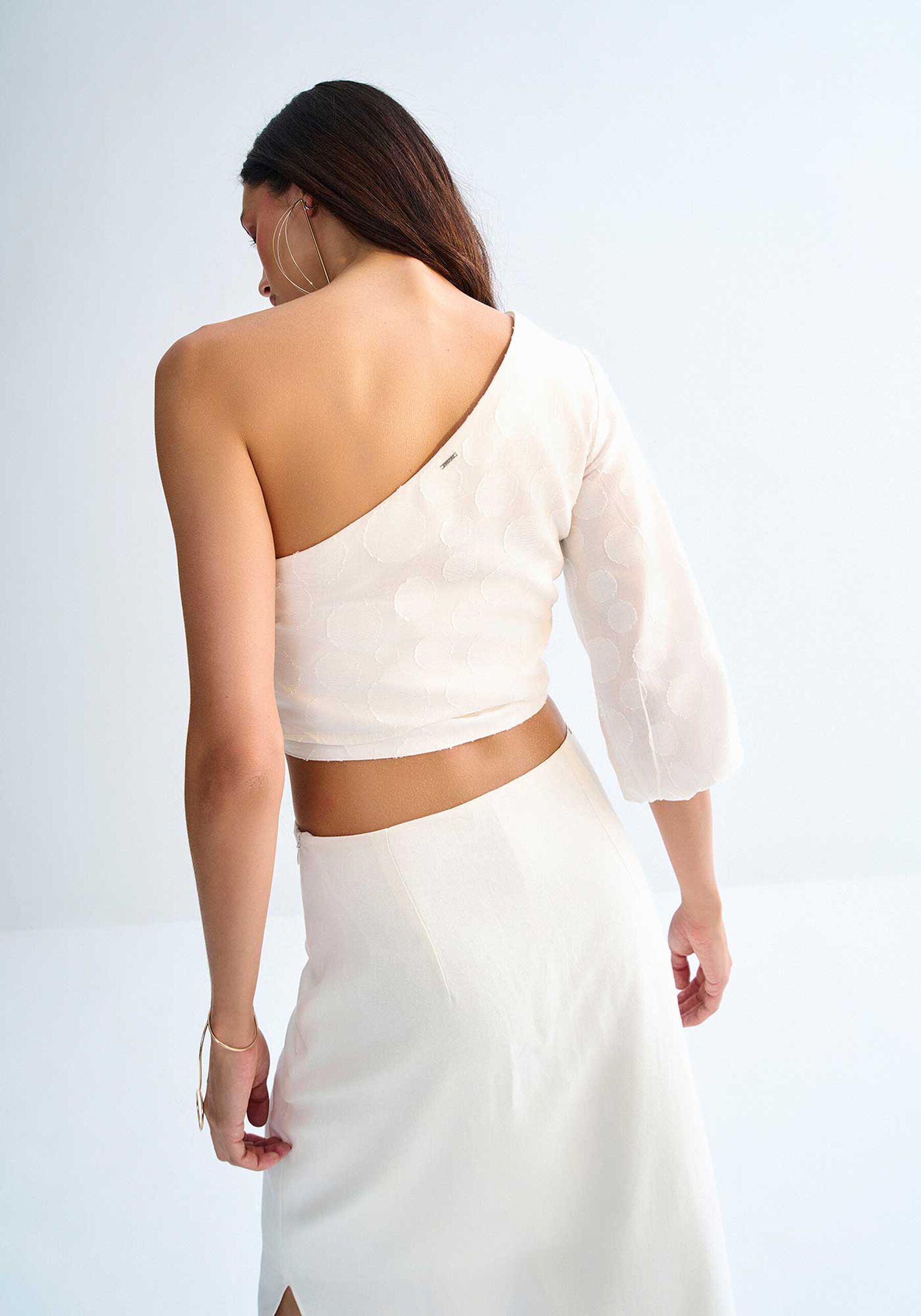 Blusa Um Ombro Só em Cotton Poá com Top, BRANCO OFF WHITE. Blusa Um Ombro Só em Cotton Poá com Top, BRANCO OFF WHITE, large.