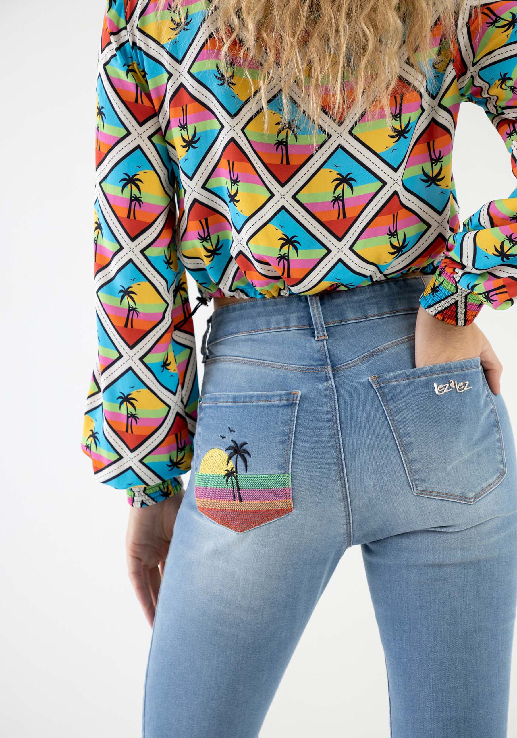 Calça Jeans Skinny com Bordado Bolso, JEANS. Calça Jeans Skinny com Bordado Bolso, JEANS, large.