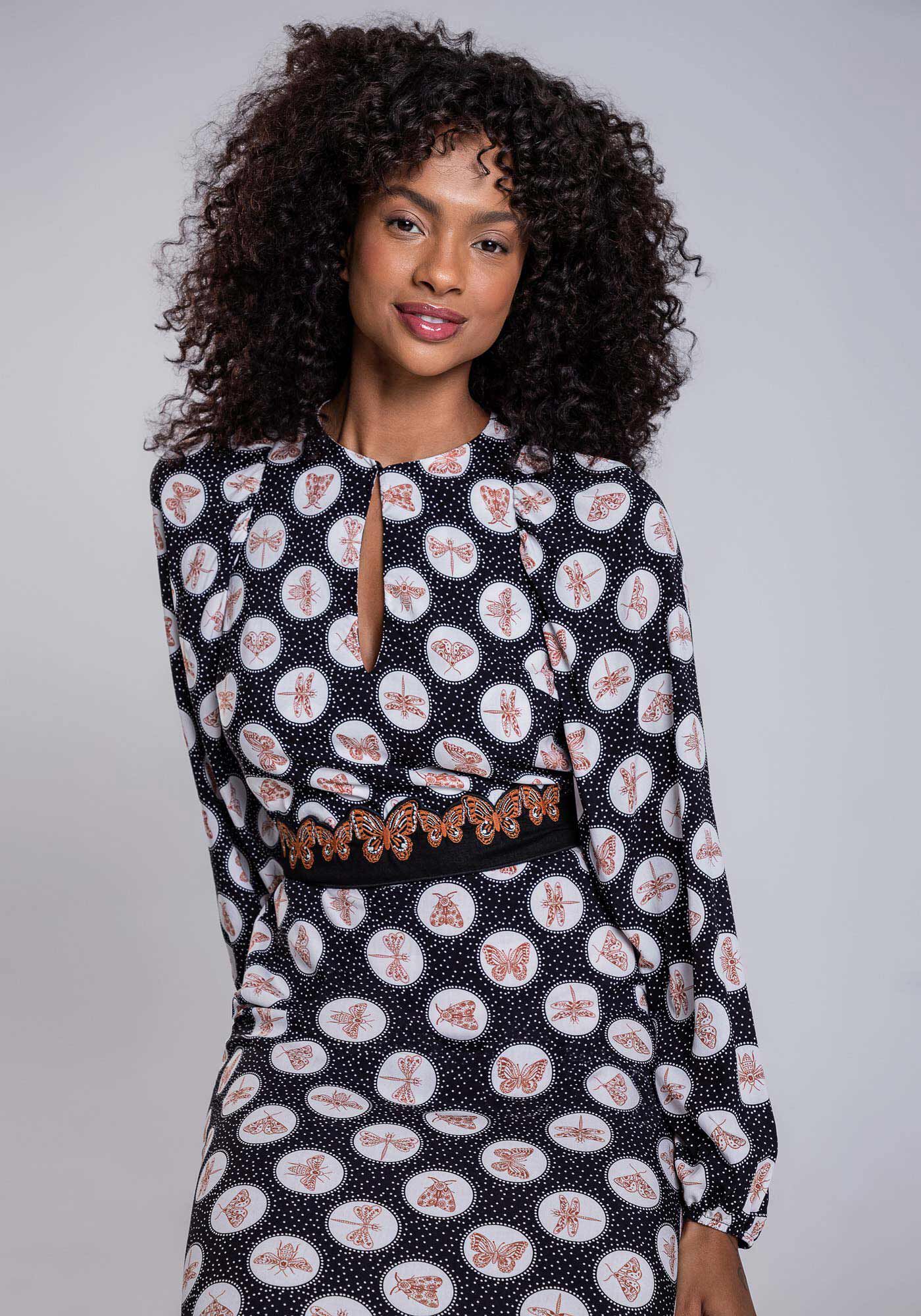 Vestido de viscose bordado top