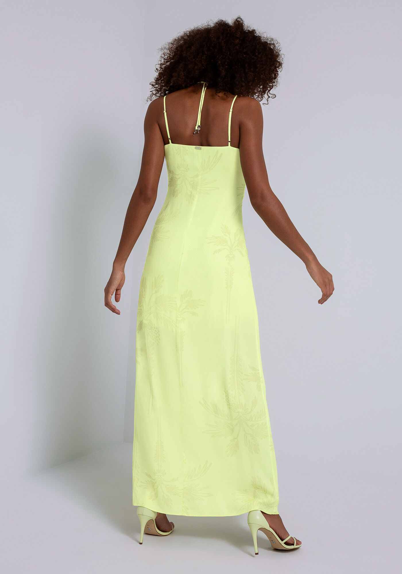 Vestido Longo em Viscose com Fenda e Bot&otilde;es, DENDE, large.