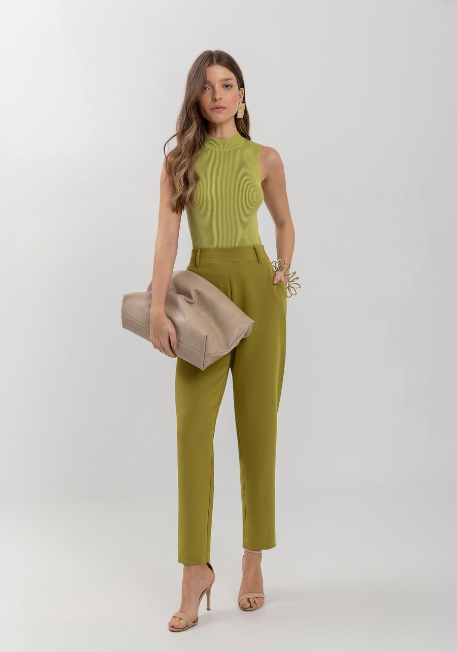 Blusa Justa Sem Mangas Com Gola Alta Em Malha De Tricô, . Blusa Justa Sem Mangas Com Gola Alta Em Malha De Tricô, , large.