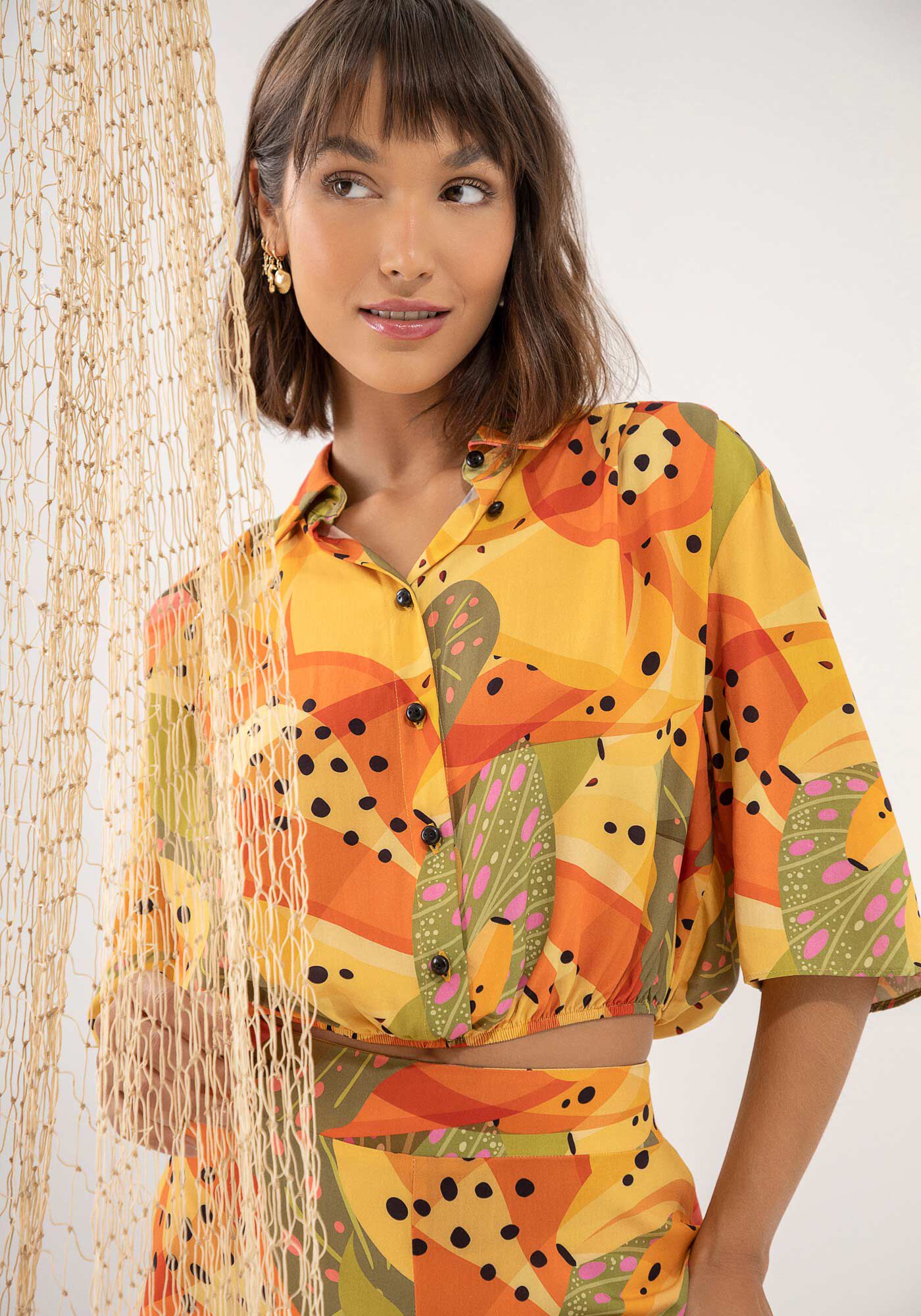 Camisa Cropped Estampada com El&aacute;stico Barra, , large.