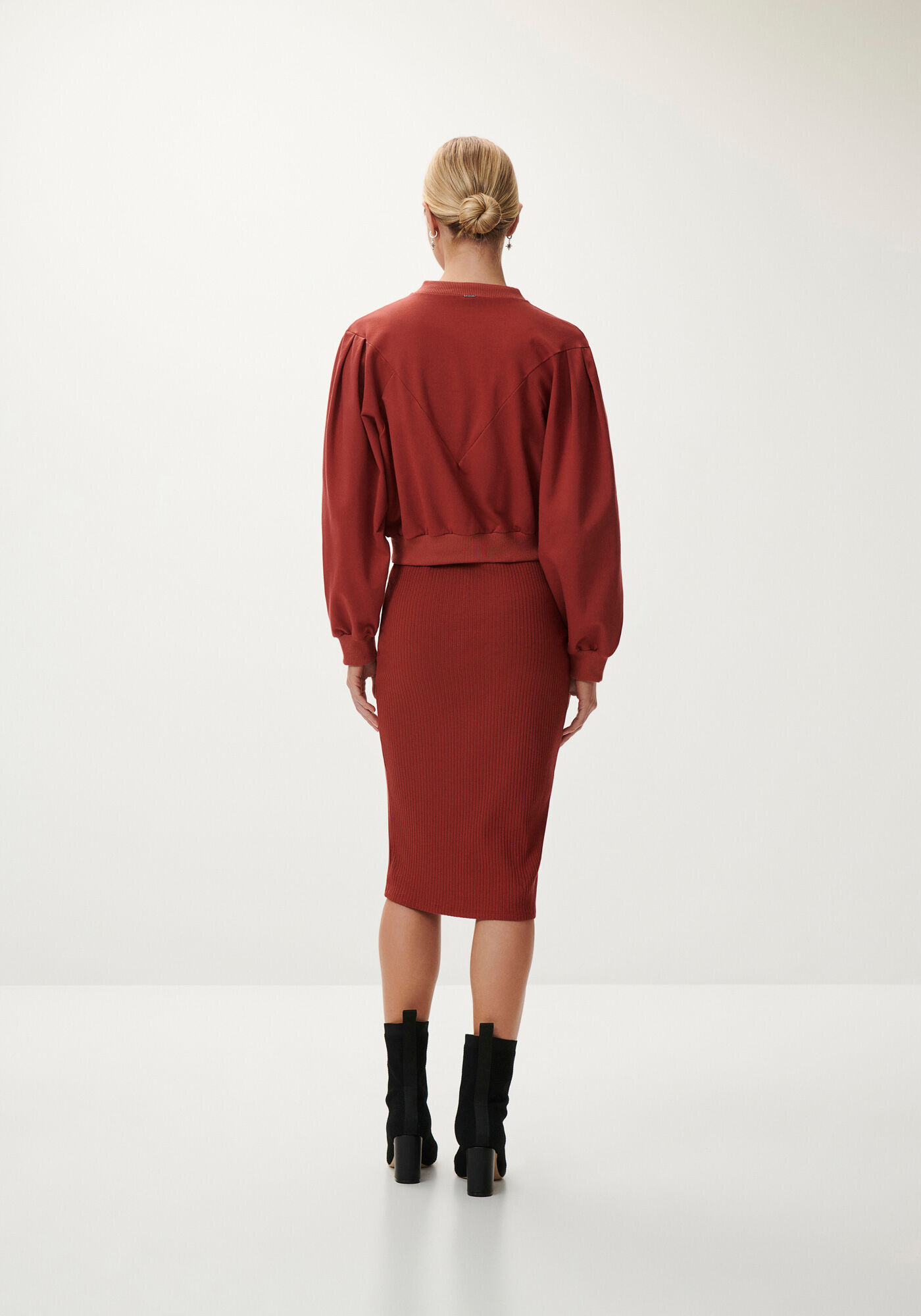 Blus&atilde;o em Molecotton com Recortes Geom&eacute;tricos, , large.