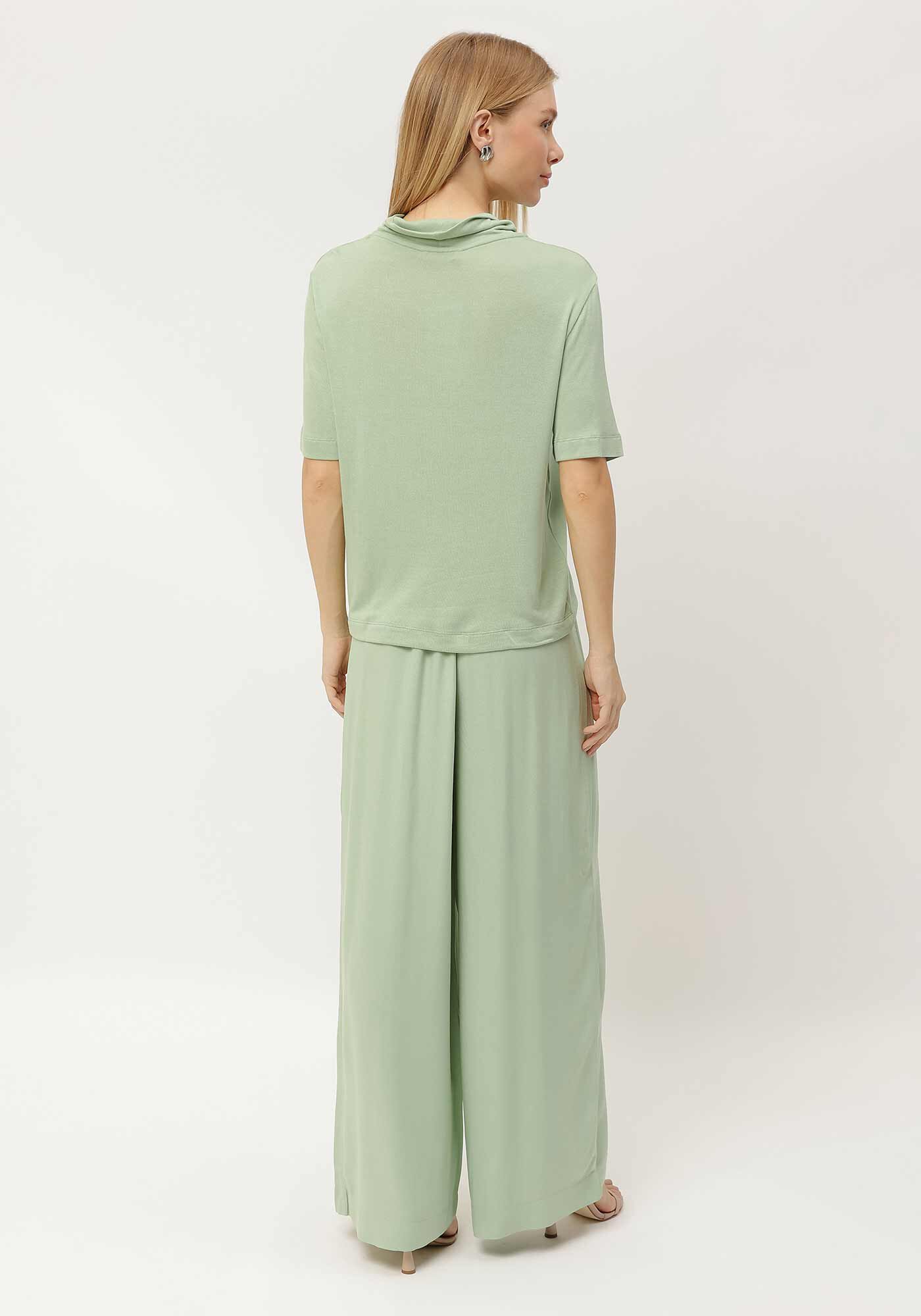 T-shirt em Malha Leve com Gola Alta, , large.