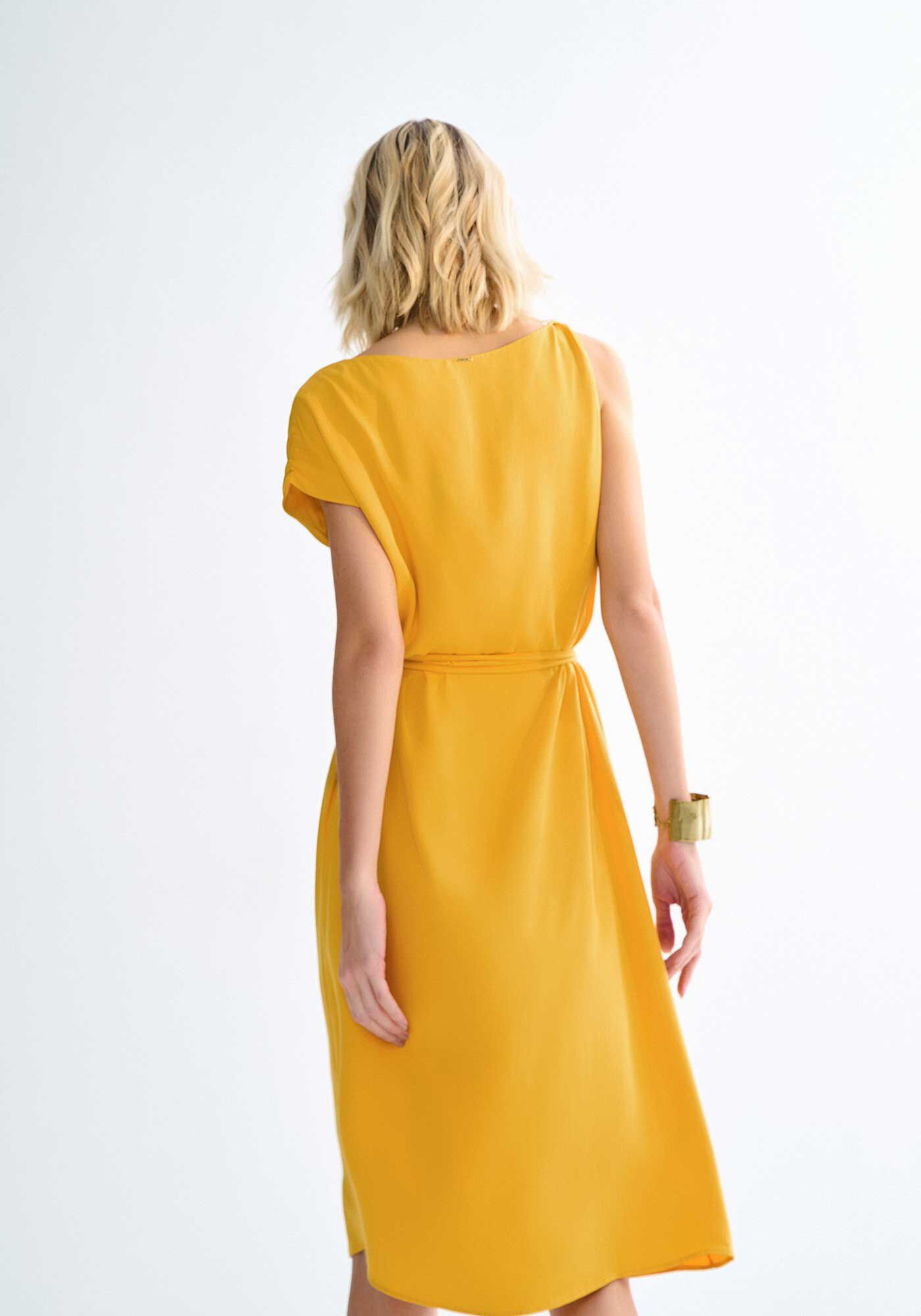 Vestido Midi Assim&eacute;trico com Cinto, AMARELO SAVANNAH, large.