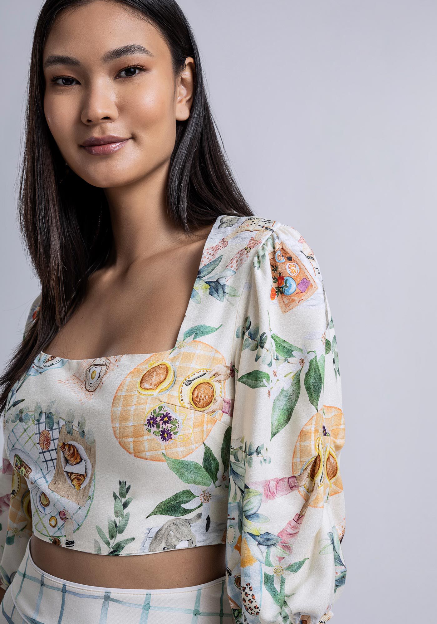 Blusa Manga Bufante em Crepe com Recorte Costas, , large.