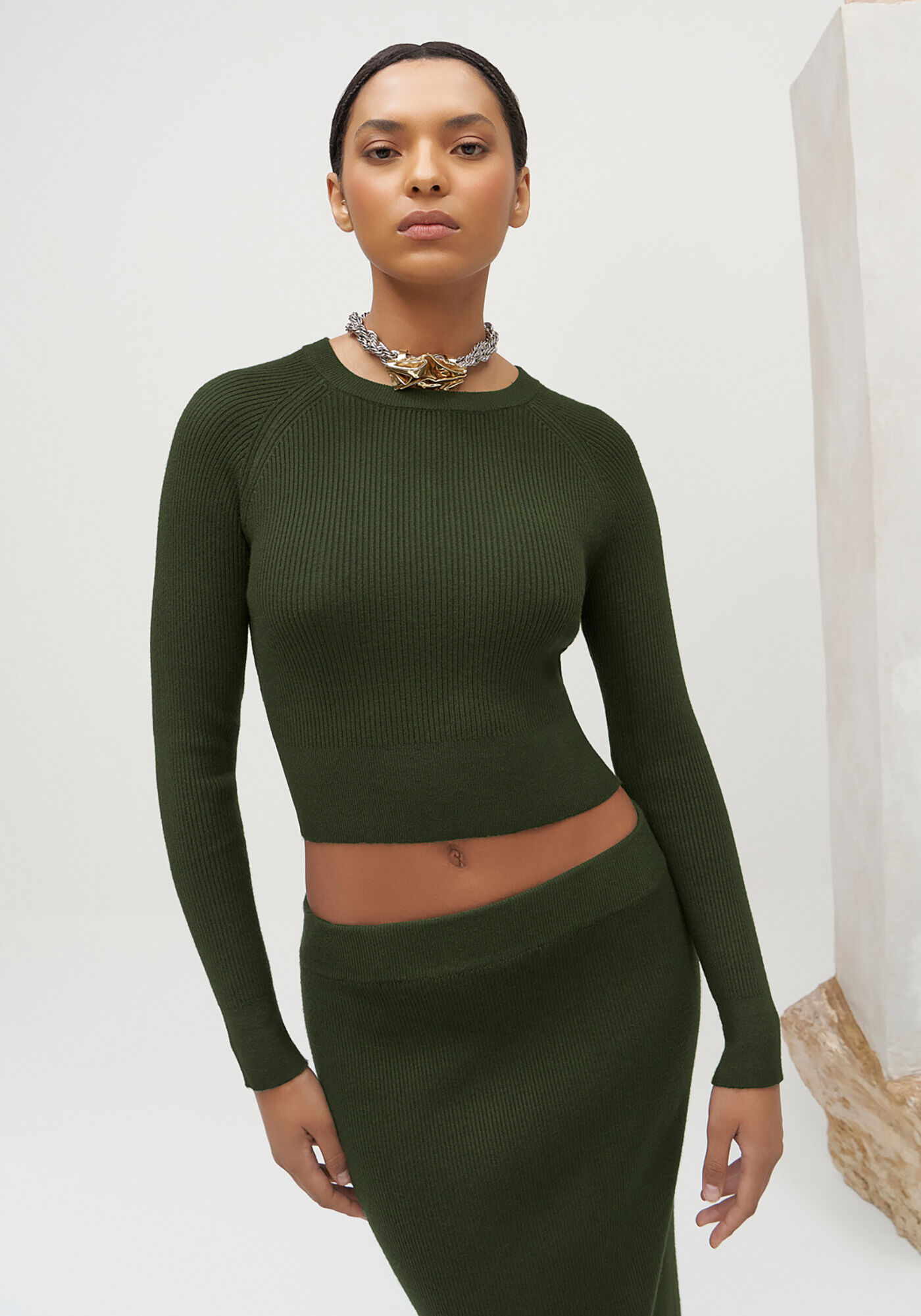 Conjunto em Tric&ocirc; com Blusa Manga Longa e Saia Midi, VERDE TURFA, large.