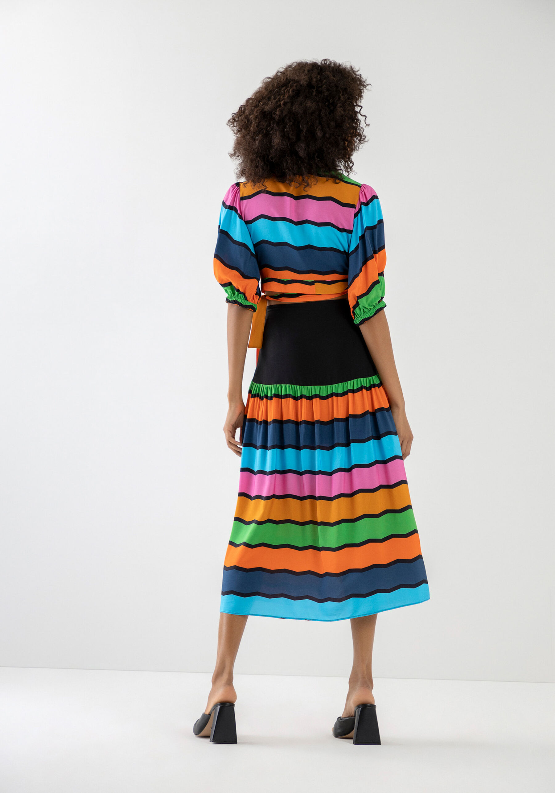 Saia Midi em Viscose com Recorte Franzido, . Saia Midi em Viscose com Recorte Franzido, , large.