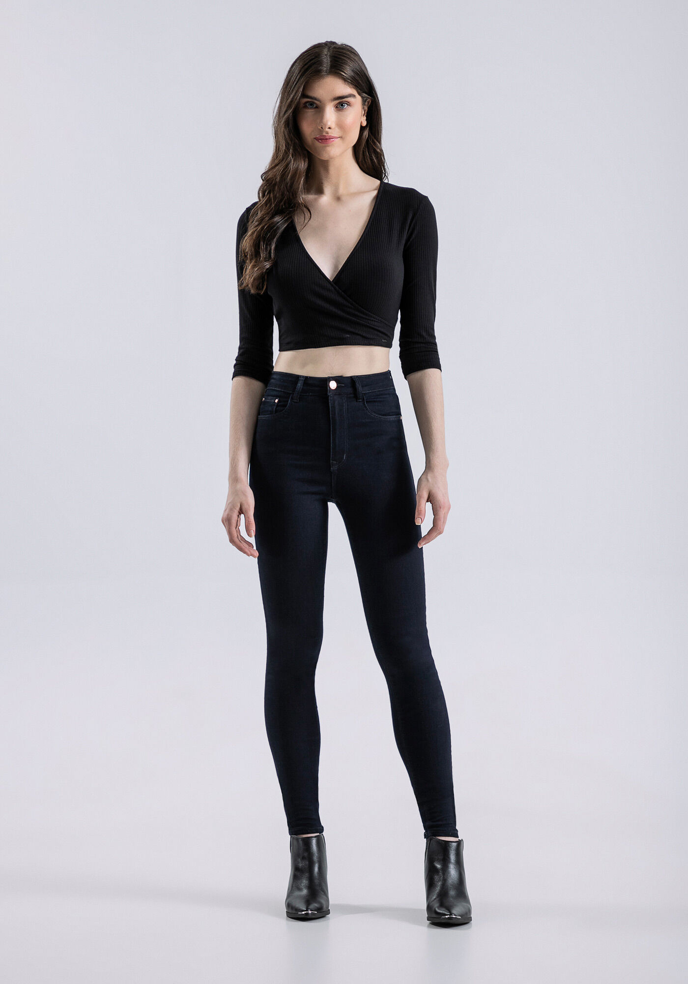 Blusa Transpassada Canelada com Manga 3/4, PRETO REATIVO, large.