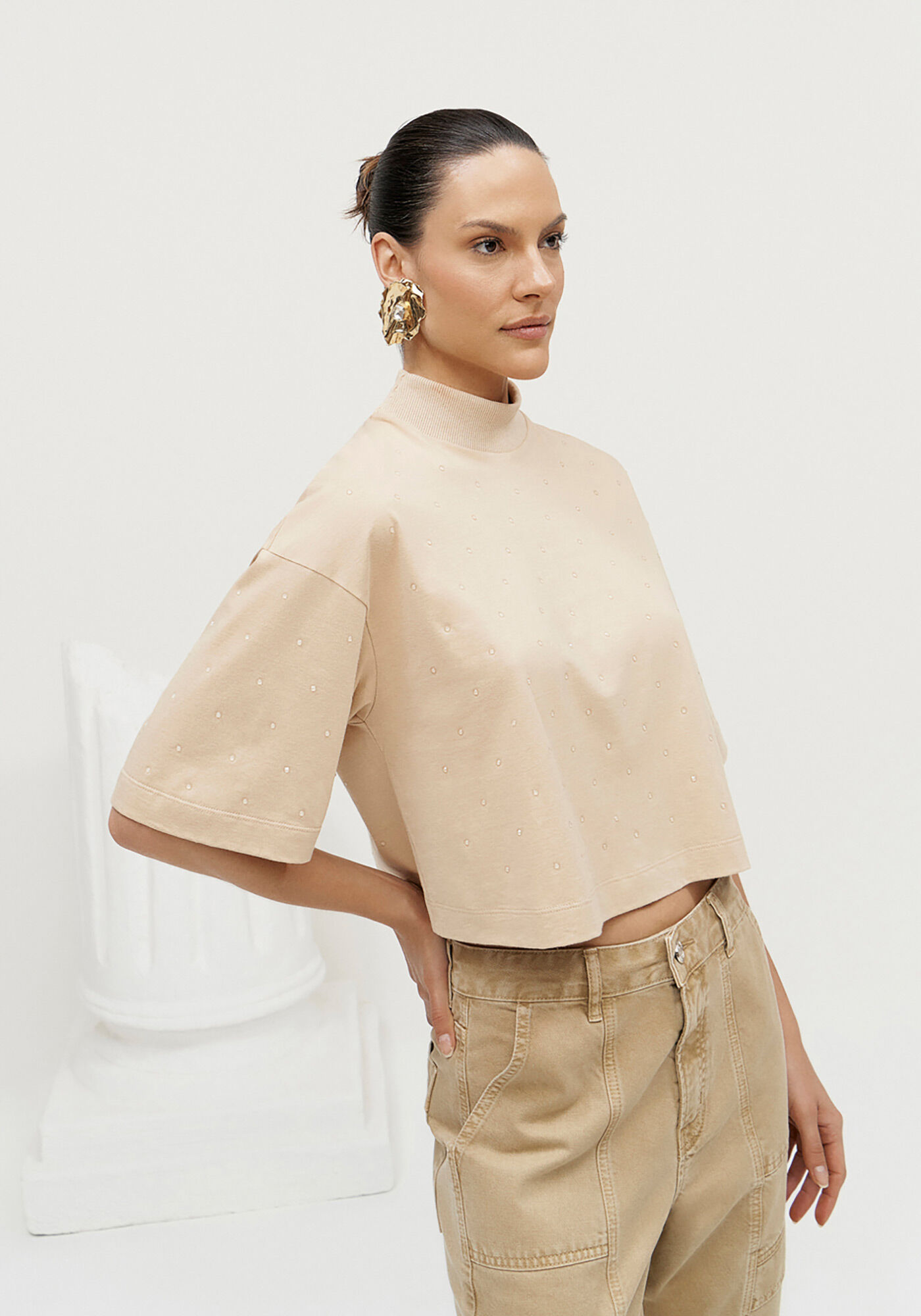 T-shirt Oversized em Malha com Gola e Strass, BEGE FLAME, large.