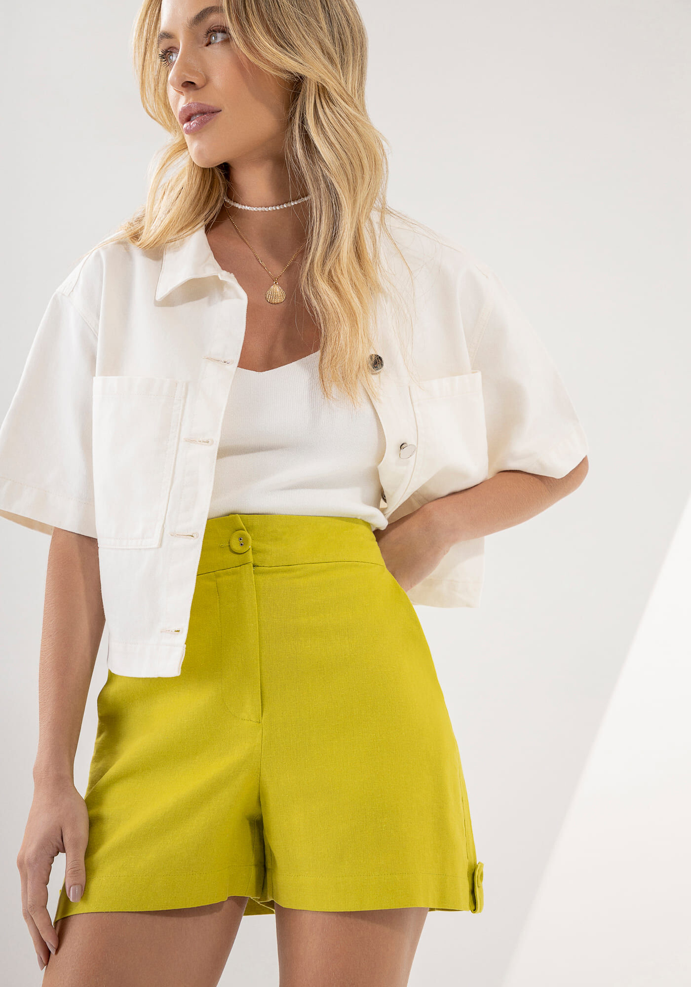 Shorts Alfaiataria em Linho com Detalhe Barra, , large.