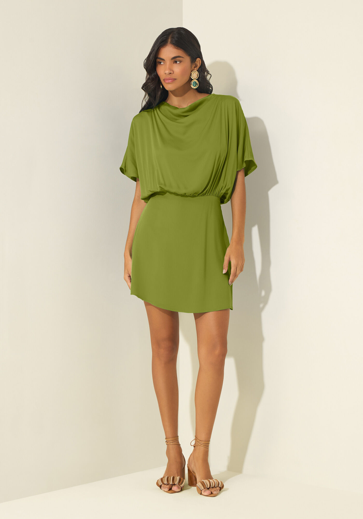 Vestido De Mangas Curtas Com Gola Degag&ecirc;, VERDE ABACATE, large.